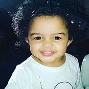 Liya is registered to the contest to win money with this photo: