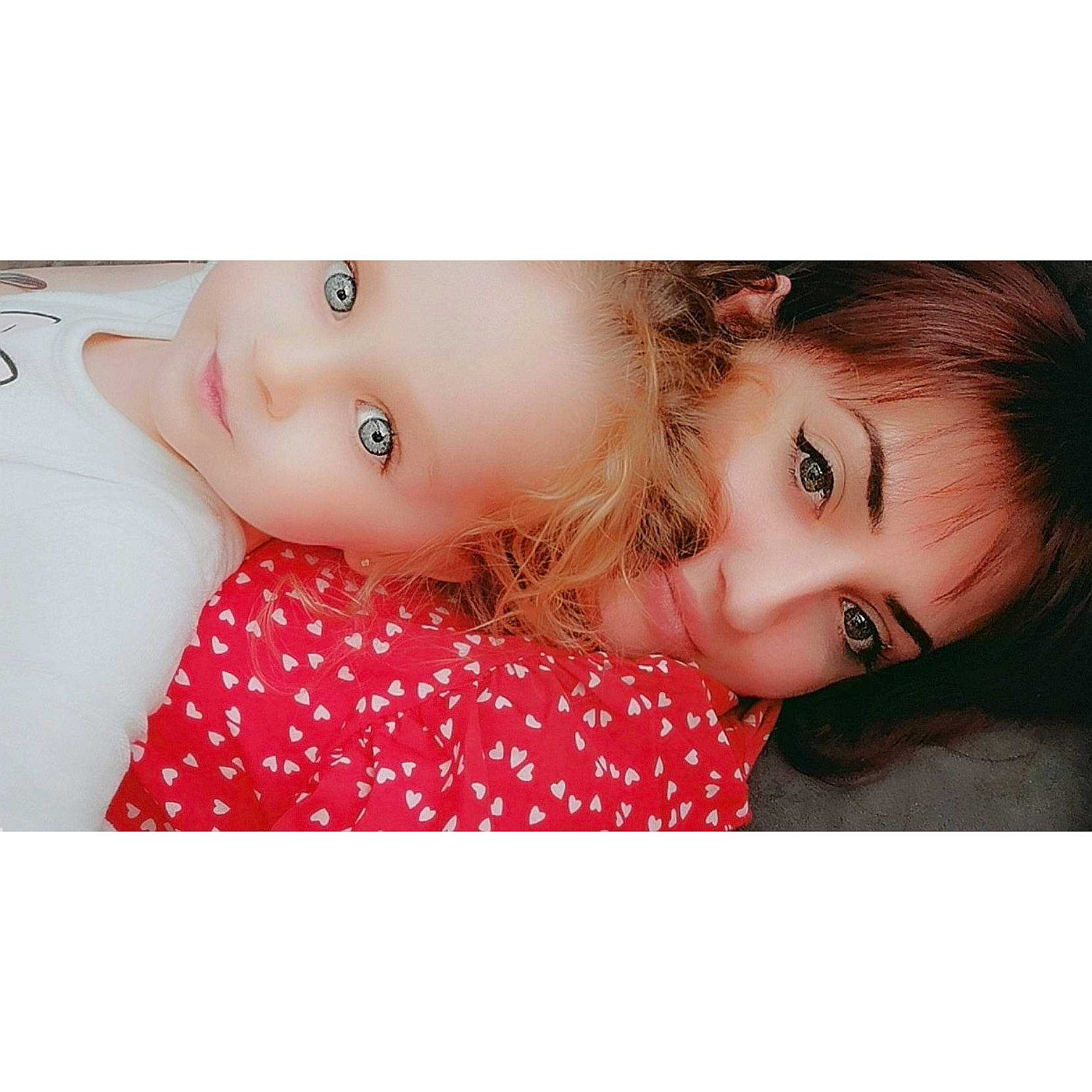 Syana a rejoint le concours — aidez-le/la à gagner de superbes lots ! baby_toddler_clothing, cheek, chin, eye, eyebrow, eyelash, face, facial_expression, gesture, hairstyle, head, human, human_body, iris, lip, neck, nose, person, skin, sleeve