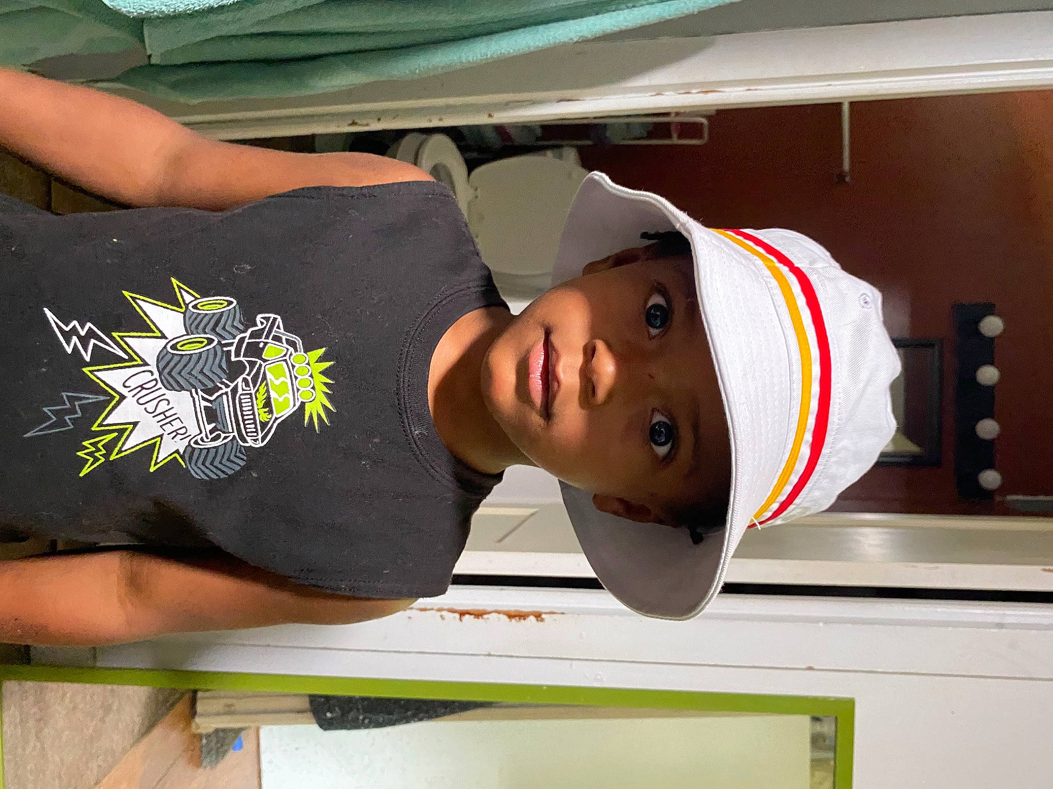 Legend is registered to the contest to win money with this photo: active_shirt, baseball_cap, cap, elbow, fashion_accessory, hat, headgear, headwear, person, sleeve, t_shirt, top, wrist