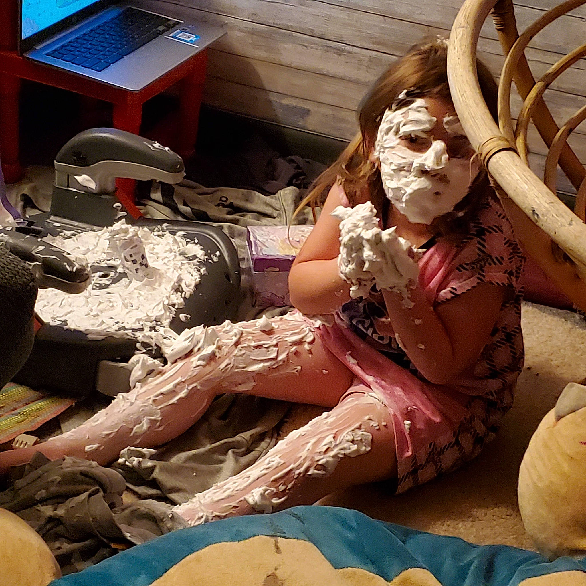 Lilliana is registered to the contest to win money with this photo: abdomen, art, barefoot, eyewear, fashion_accessory, fashion_design, flesh, fun, hairstyle, human_leg, jewellery, leg, long_hair, metal, necklace, peach, person, sitting, textile, thigh