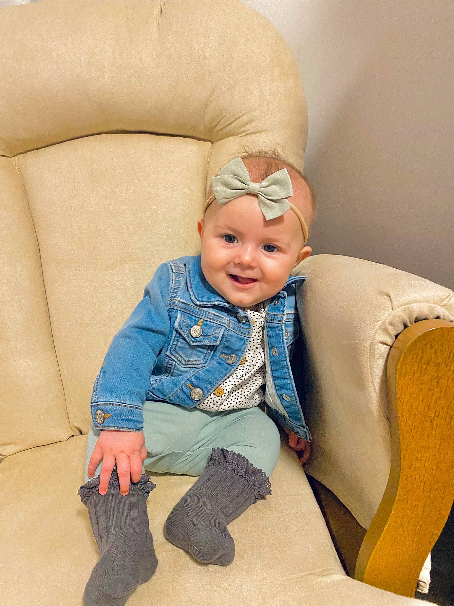 Haven is registered to the contest to win money with this photo: baby, baby_sleeping, baby_toddler_clothing, chair, child, comfort, eye, flooring, fun, happy, head, headwear, human_body, joy, leg, person, sitting, skin, sleeve, smile