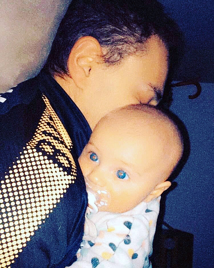 Ylianna a rejoint le concours — aidez-le/la à gagner de superbes lots ! azure, baby, baby_toddler_clothing, black_hair, cheek, child, collar, comfort, ear, electric_blue, forehead, formal_wear, gesture, happy, lip, neck, nose, pattern, person, skin