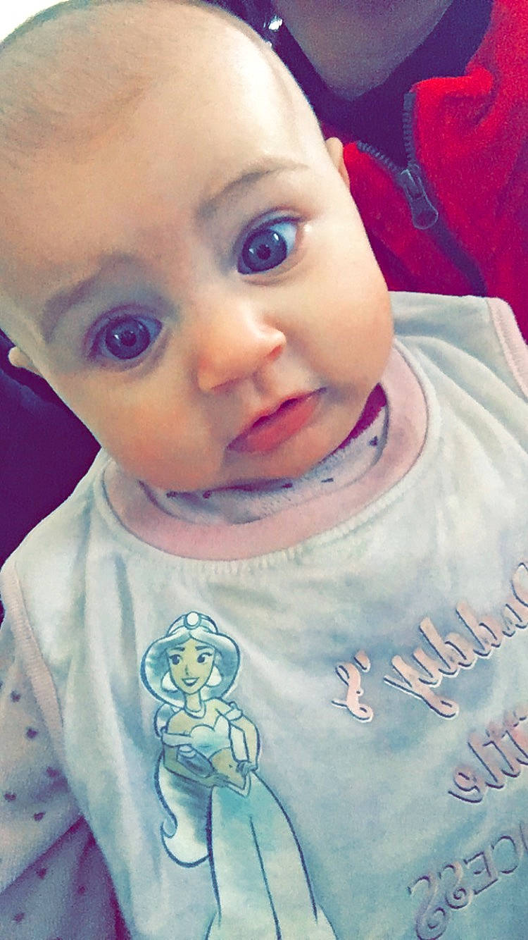 Ylianna a rejoint le concours — aidez-le/la à gagner de superbes lots ! baby_toddler_clothing, blue, cheek, chin, clothing, ear, eyebrow, eyelash, forehead, jaw, lip, mammal, mouth, neck, nose, organ, person, skin, sleeve, t_shirt