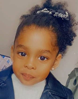 Sarah participe au concours pour gagner de l'argent avec cette photo : beauty, black_hair, cheek, child, ear, electric_blue, eyebrow, eyelash, fashion_accessory, forehead, happy, headgear, iris, lip, no_expression, nose, person, ringlet, skin, smile