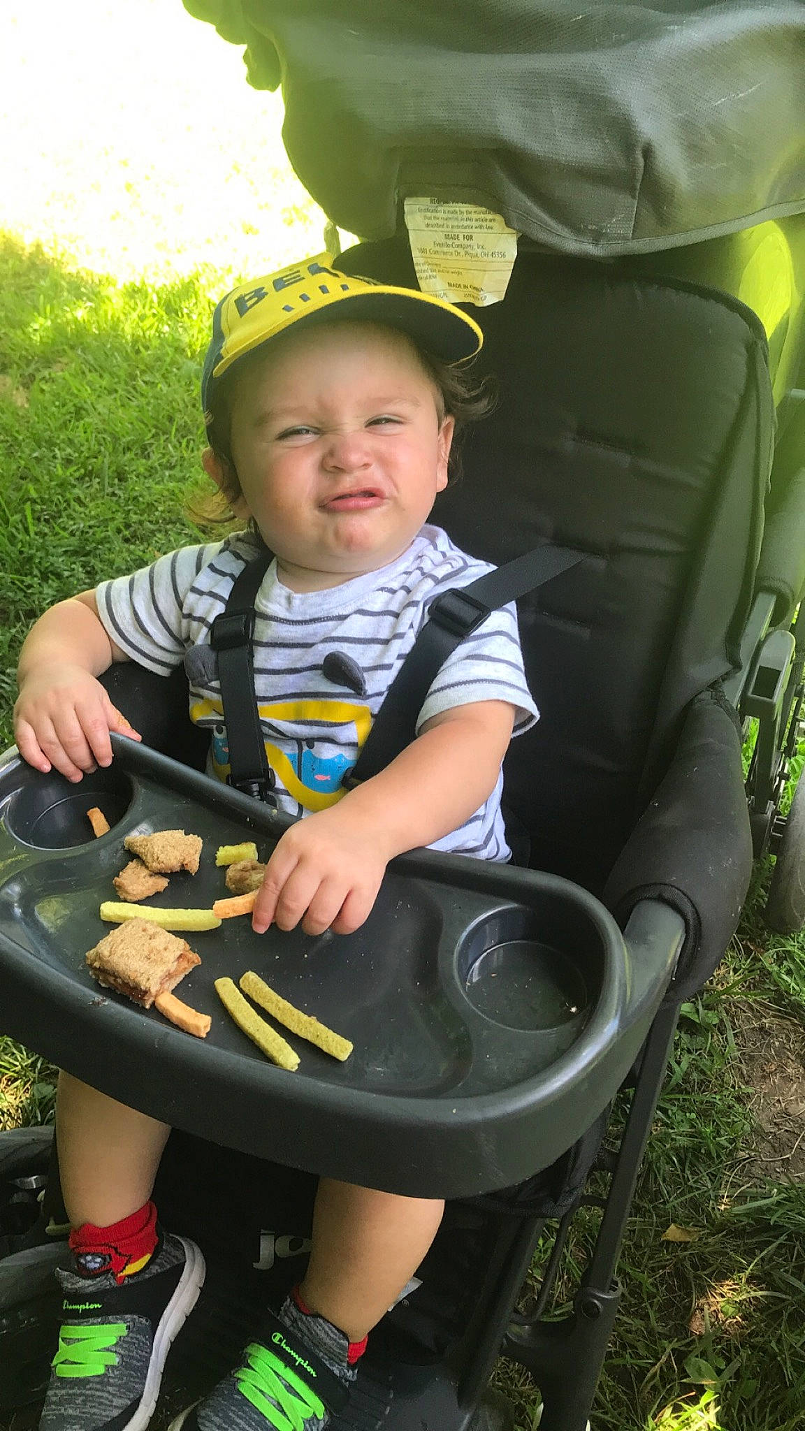 Jonatan is registered to the contest to win money with this photo: child, person, play, toddler