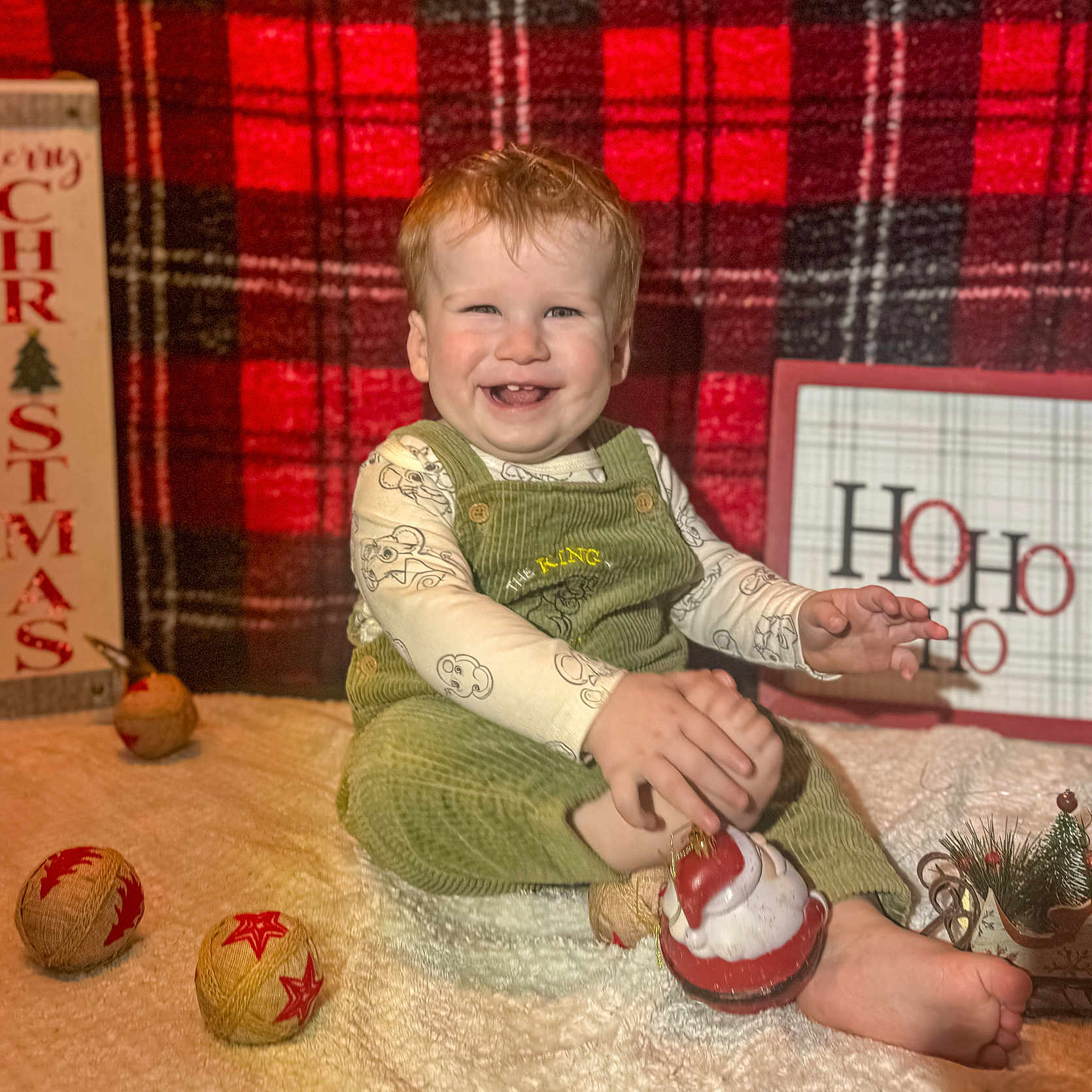 Asher is registered to the contest to win money with this photo: animal, baby, ball, bird, bodypart, cake, cream, cupcake, dessert, face, finger, food, football, hand, head, icecream, icing, person, photography, portrait