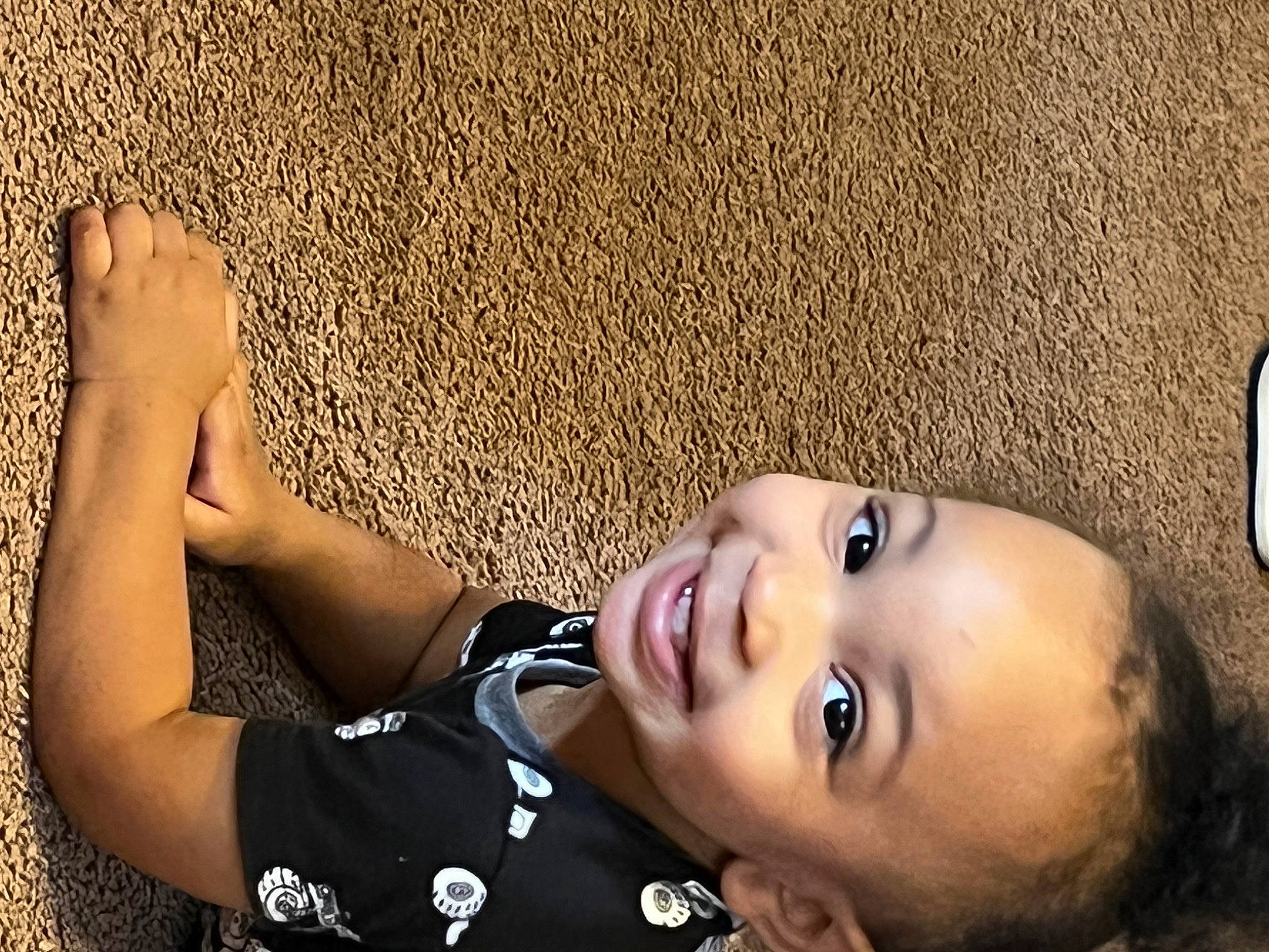 Erick is registered to the contest to win money with this photo: arm, black_hair, cool, eye, eyelash, eyewear, facial_expression, flash_photography, gesture, grass, happy, human, joint, joy, lip, long_hair, neck, person, shoulder, skin