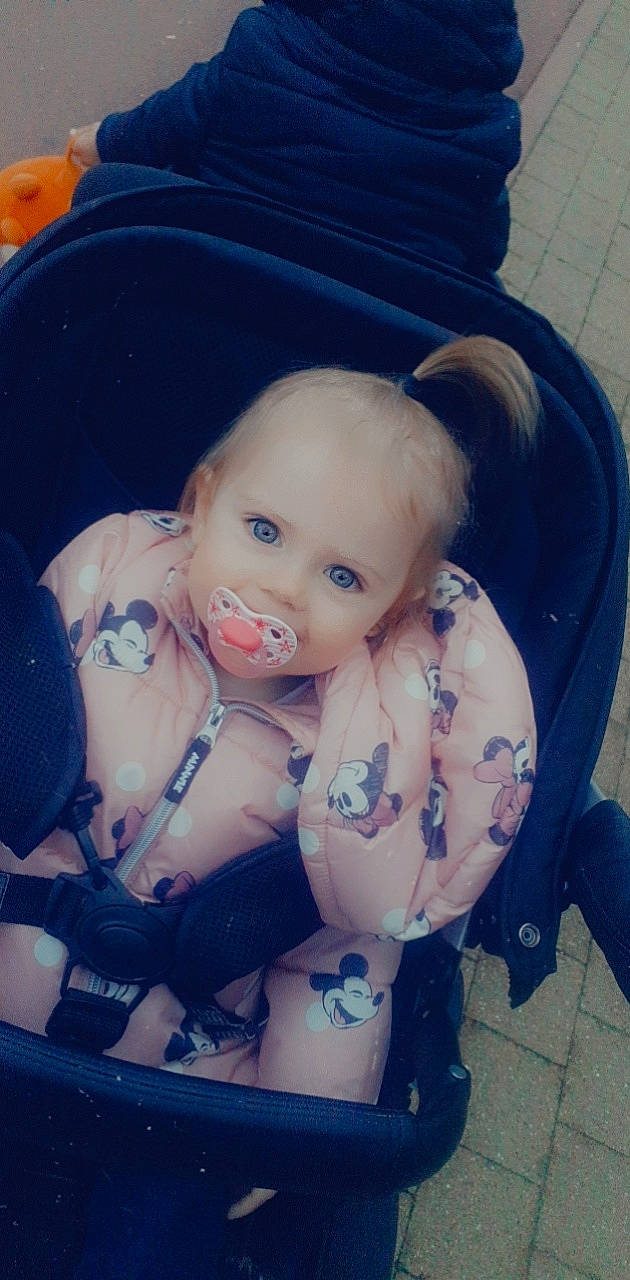 Cataleya a rejoint le concours — aidez-le/la à gagner de superbes lots ! azure, baby, baby_toddler_clothing, cheek, cool, doll, eye, facial_expression, flash_photography, hairstyle, head, iris, lip, mouth, person, purple, skin, smile, textile, toddler