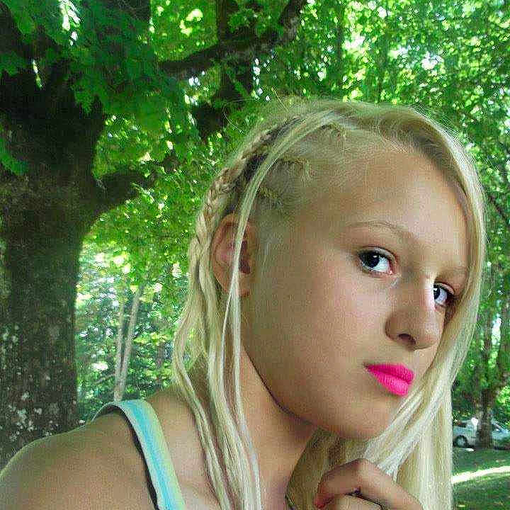 Melina participe au concours pour gagner de l'argent avec cette photo :