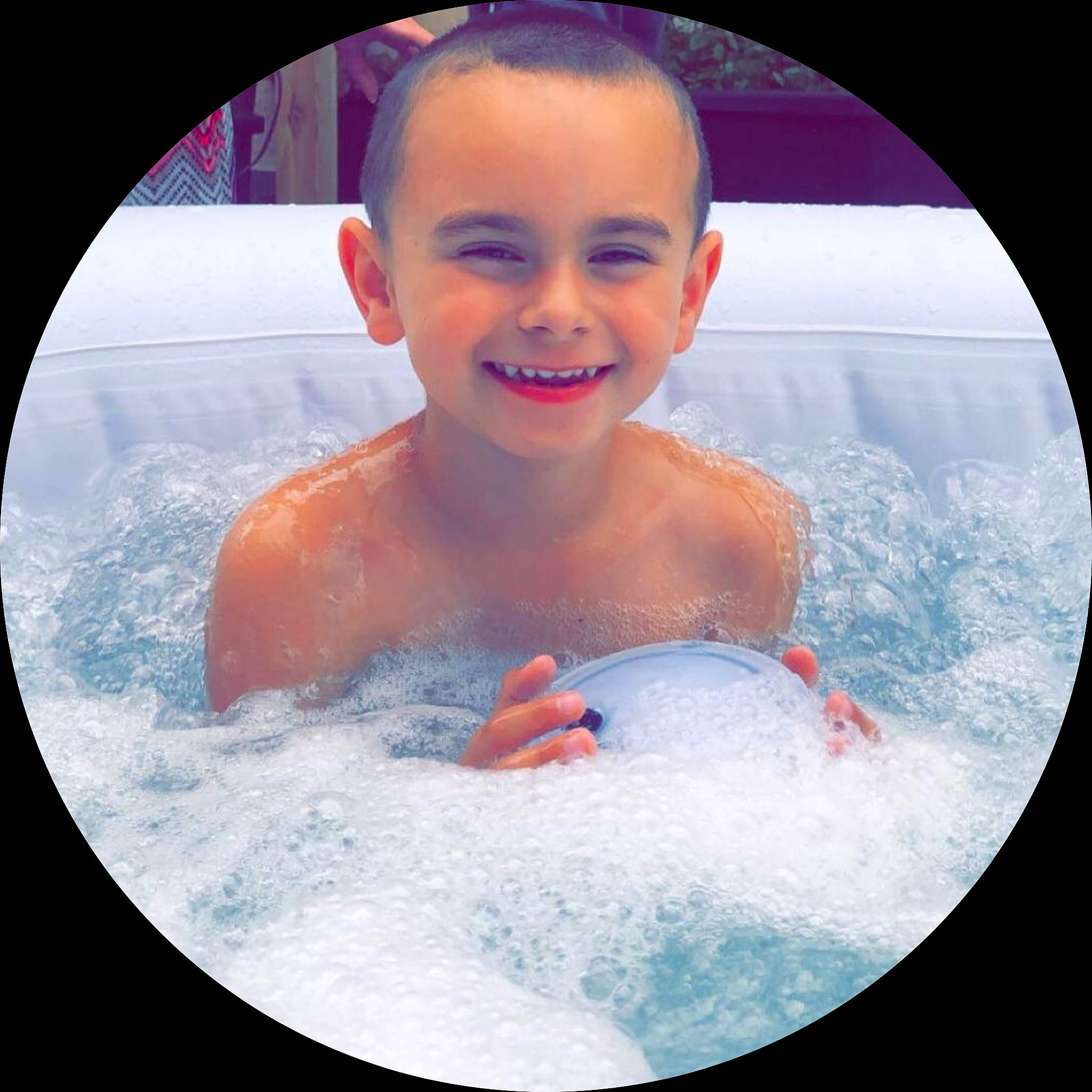 Ylan participe au concours pour gagner de l'argent avec cette photo : azure, bathing, chest, child, facial_expression, fluid, fun, happy, human, joy, leisure, liquid, muscle, organ, person, product, recreation, smile, summer, swimming_pool