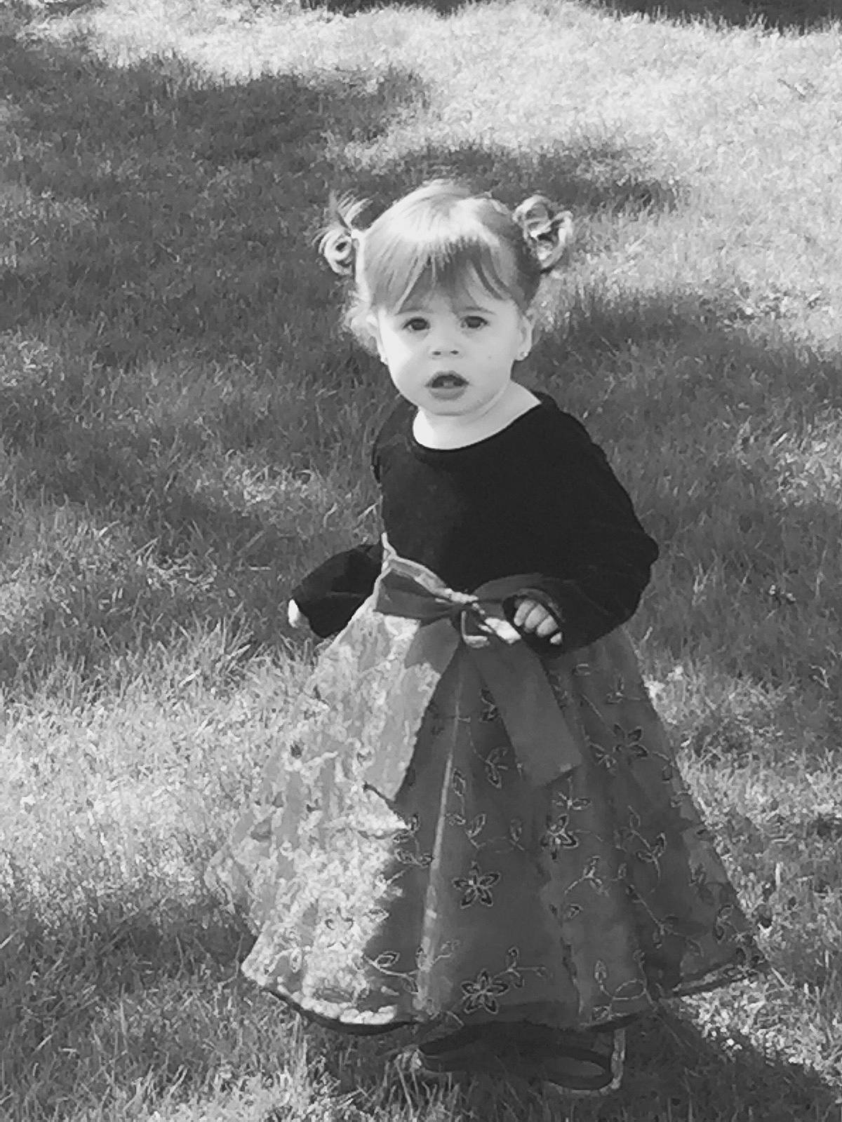 Penelope is registered to the contest to win money with this photo: