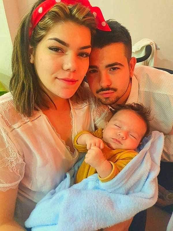 Alessandro a rejoint le concours — aidez-le/la à gagner de superbes lots ! baby, birth, cheek, child, family, forehead, fun, hair_accessory, happy, headband, joy, love, people, person, smile, toddler