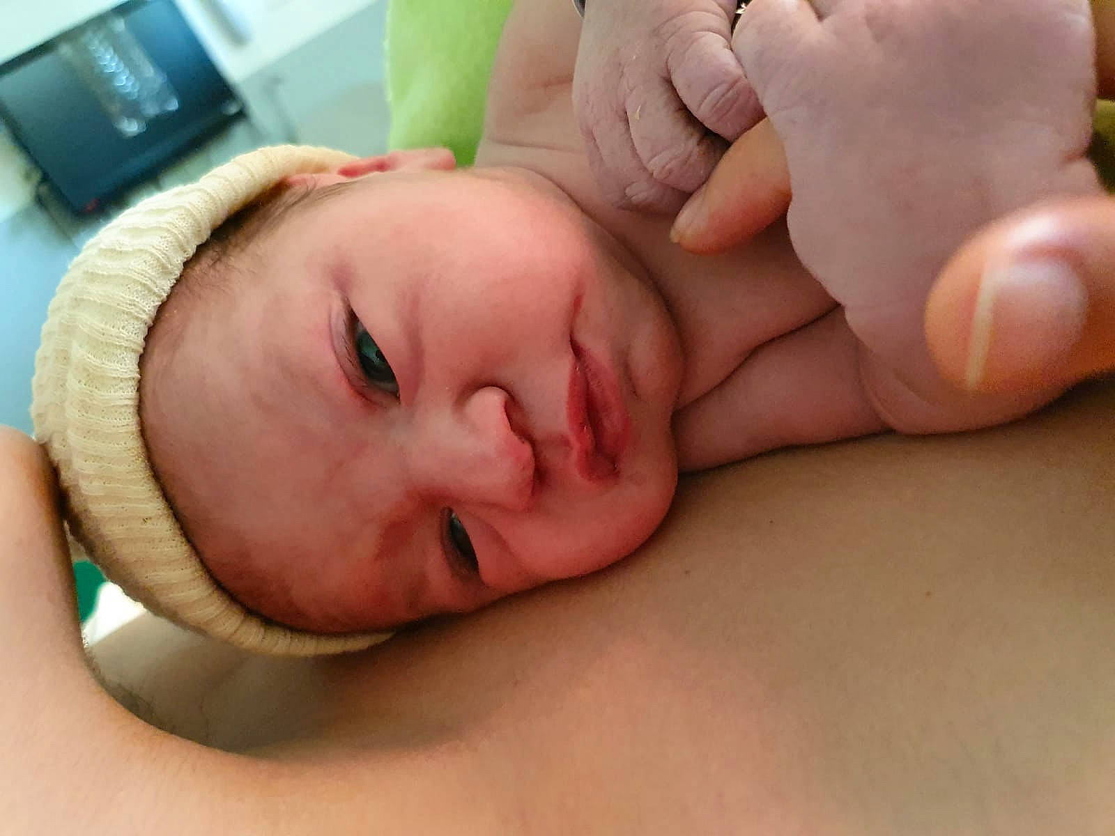 Alessandro participe au concours pour gagner de l'argent avec cette photo : baby, baby_sleeping, birth, cheek, child, close_up, ear, face, finger, hand, head, lip, mouth, muscle, nap, neck, nose, person, skin, sleep