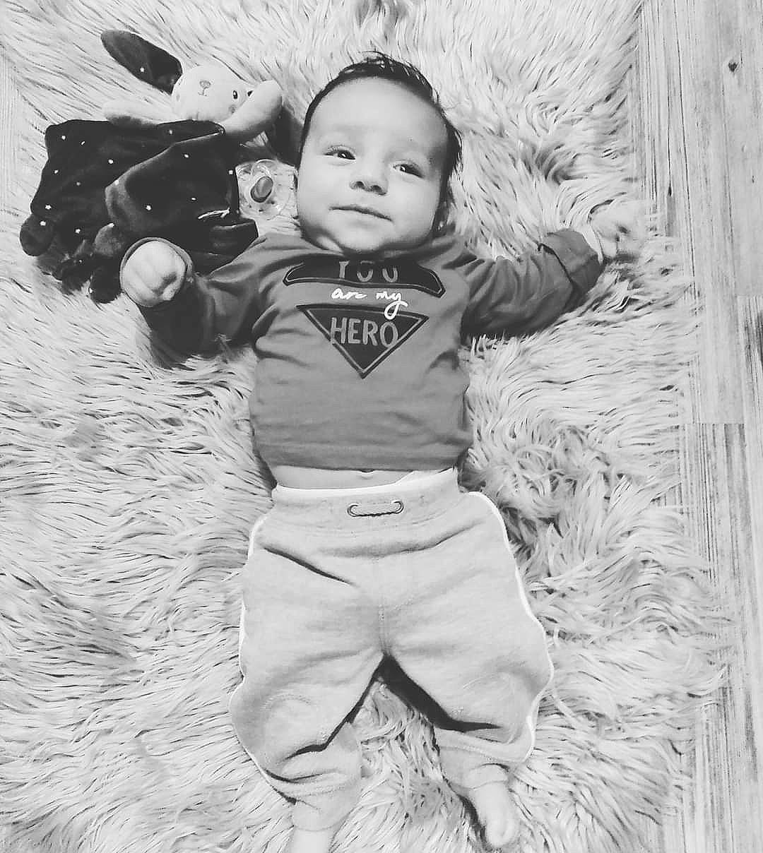 Alessandro a rejoint le concours — aidez-le/la à gagner de superbes lots ! baby, black_and_white, child, child_model, family, fun, monochrome, monochrome_photography, people, person, photograph, photography, portrait, smile, snapshot, standing, stock_photography, style, toddler