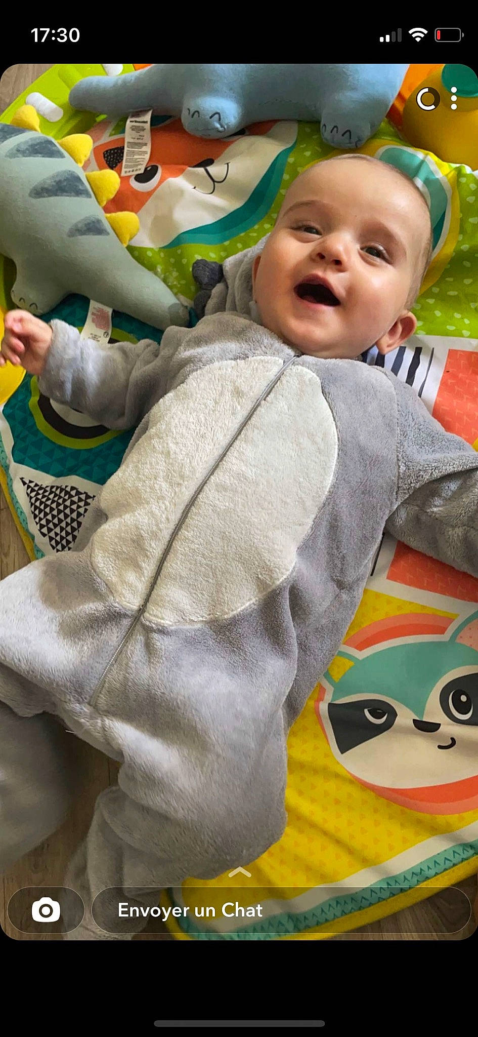 Noah a rejoint le concours — aidez-le/la à gagner de superbes lots ! baby, baby_toddler_clothing, eye, fun, green, happy, leisure, mammal, organ, people, person, photograph, skin, sleeve, smile, textile, toddler, vertebrate, white, world