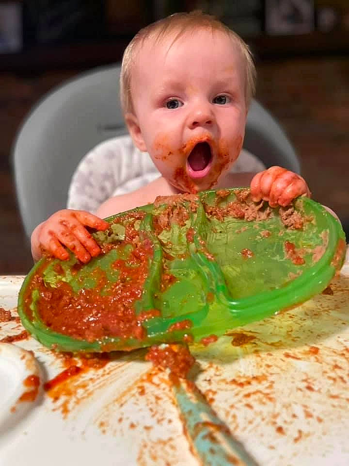 Van is registered to the contest to win money with this photo: baby, baby_toddler_clothing, baked_goods, baking, cake, cake_decorating, cuisine, dessert, dish, event, food, happy, icing, ingredient, junk_food, mouth, person, plate, sweetness, tableware