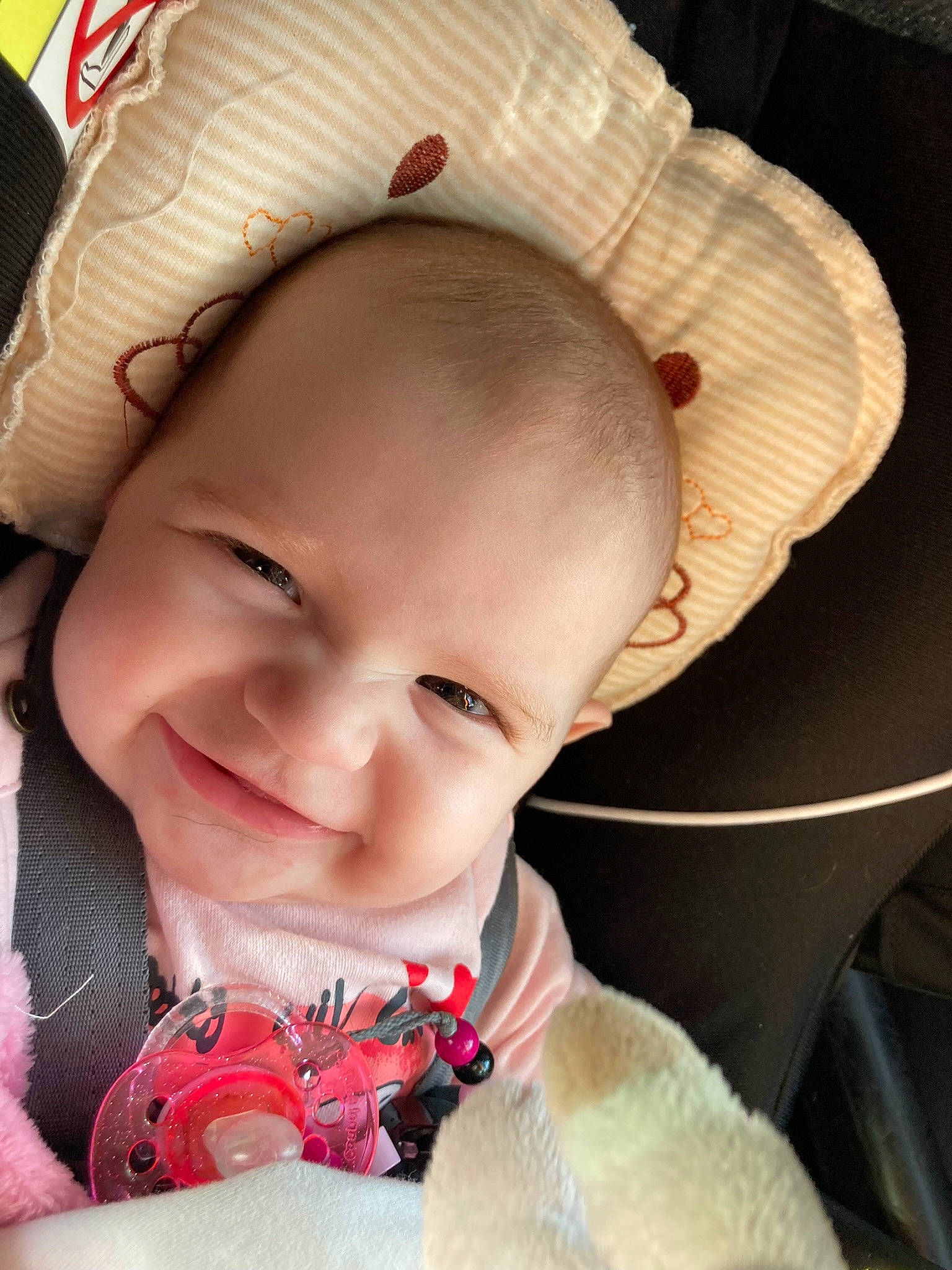 Azhellya a rejoint le concours — aidez-le/la à gagner de superbes lots ! baby, baby_toddler_clothing, cheek, chin, clothing, ear, eye, eyebrow, face, facial_expression, head, iris, joy, lip, mouth, neck, nose, outerwear, person, skin