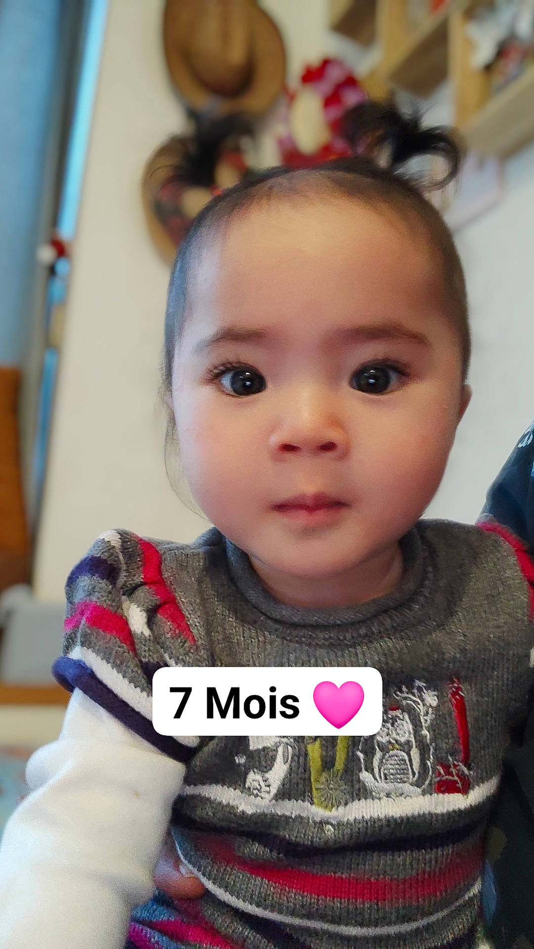 Ra'Iana a rejoint le concours — aidez-le/la à gagner de superbes lots ! baby, baby_products, baby_toddler_clothing, cheek, child, ear, eye, eyebrow, eyelash, forehead, fun, happy, iris, lip, nose, person, selfie, skin, sleeve, t_shirt