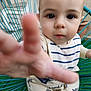 Léandro a rejoint le concours — aidez-le/la à gagner de superbes lots ! baby, child, hand, face, eyes, pajamas, harry_potter, chair, outdoor, grass, curious, infant, clothing, person, sitting, cute, portrait, baby_girl, baby_boy, closeup