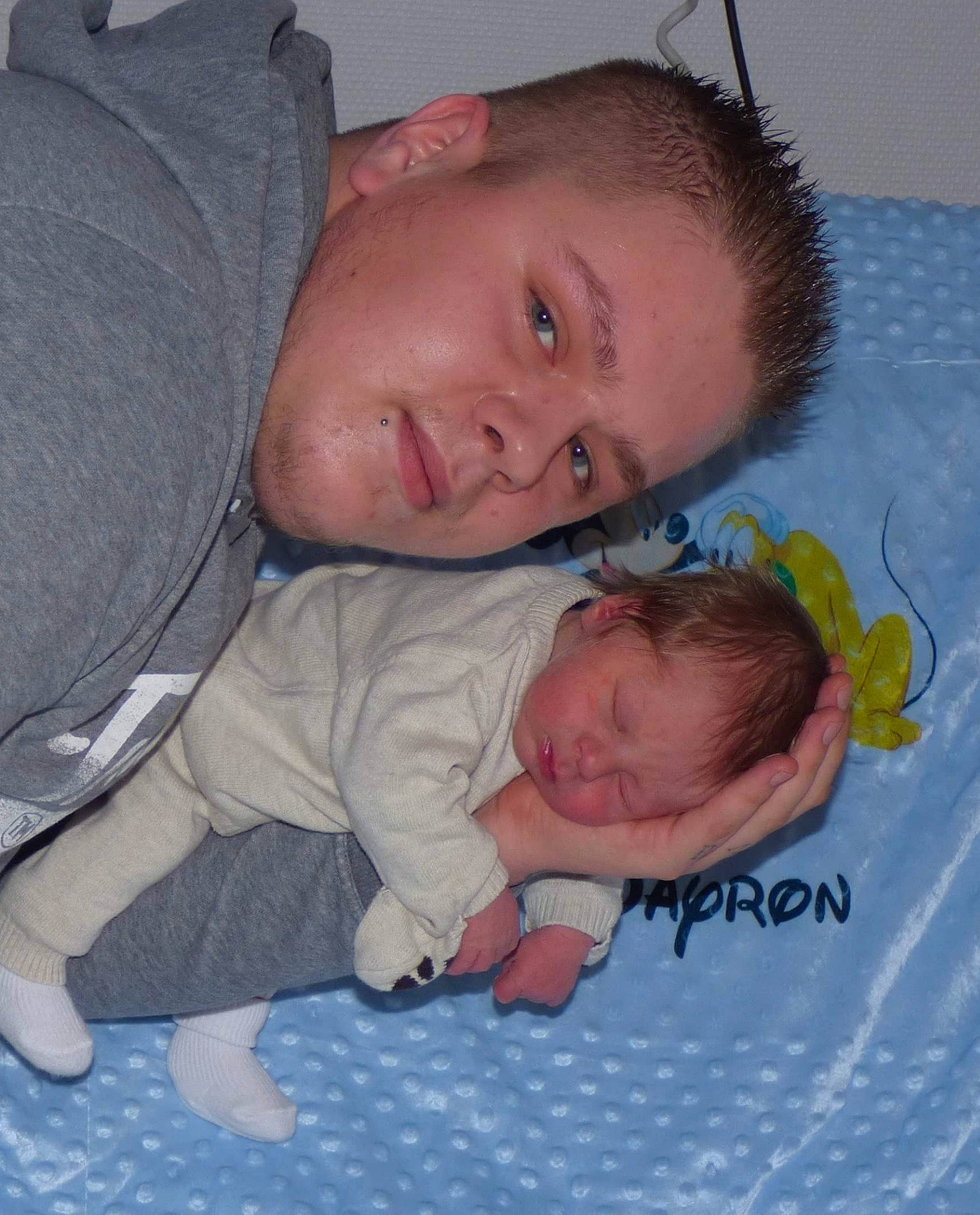 Dayron participe au concours pour gagner de l'argent avec cette photo : baby, bedtime, cheek, child, head, nap, person, skin, sleep, smile, toddler