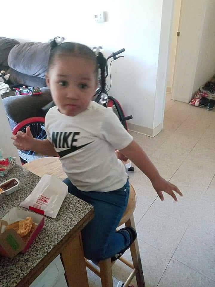 Ziasia is registered to the contest to win money with this photo: audio_equipment, baby, chair, child, eyewear, flooring, furniture, hearing, human_leg, knee, peripheral, person, personal_protective_equipment, shorts, sitting, t_shirt, table, thigh, toddler, waist