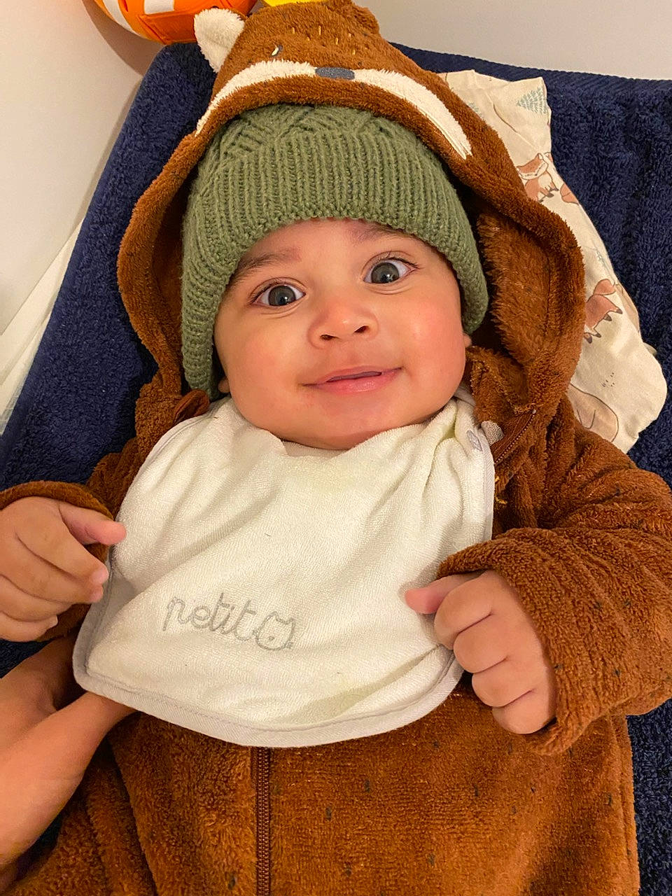 Maydan a rejoint le concours — aidez-le/la à gagner de superbes lots ! baby, baby_toddler_clothing, cap, cheek, comfort, eye, eyebrow, face, fashion_accessory, happy, headgear, headwear, joy, knit_cap, lip, outerwear, person, skin, sleeve, smile