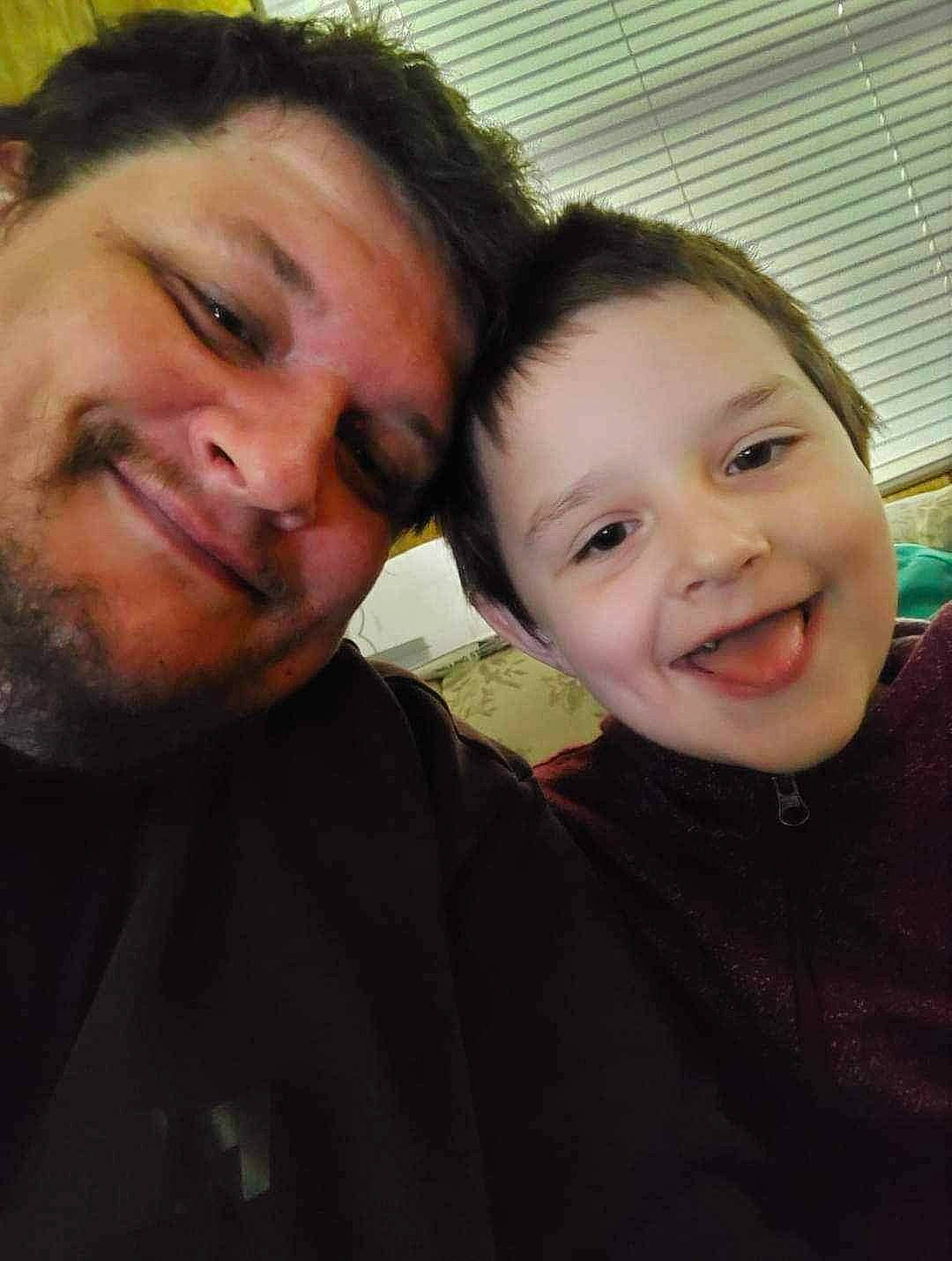 Thomas is registered to the contest to win money with this photo: beard, cheek, chin, event, eyebrow, eyelash, forehead, friendship, fun, gesture, happy, iris, jaw, joy, lip, mouth, nose, outerwear, person, selfie