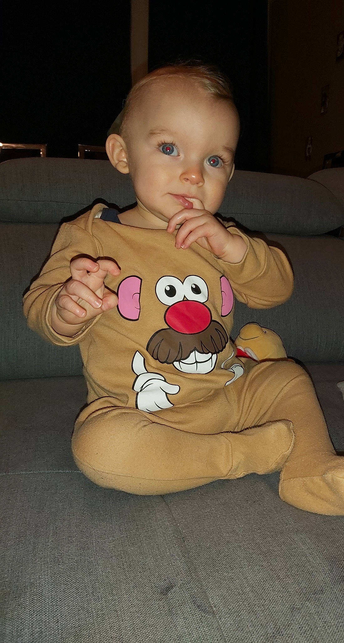 Valentin a rejoint le concours — aidez-le/la à gagner de superbes lots ! baby, baby_toys, cheek, child, person, stuffed_toy, toddler, toy