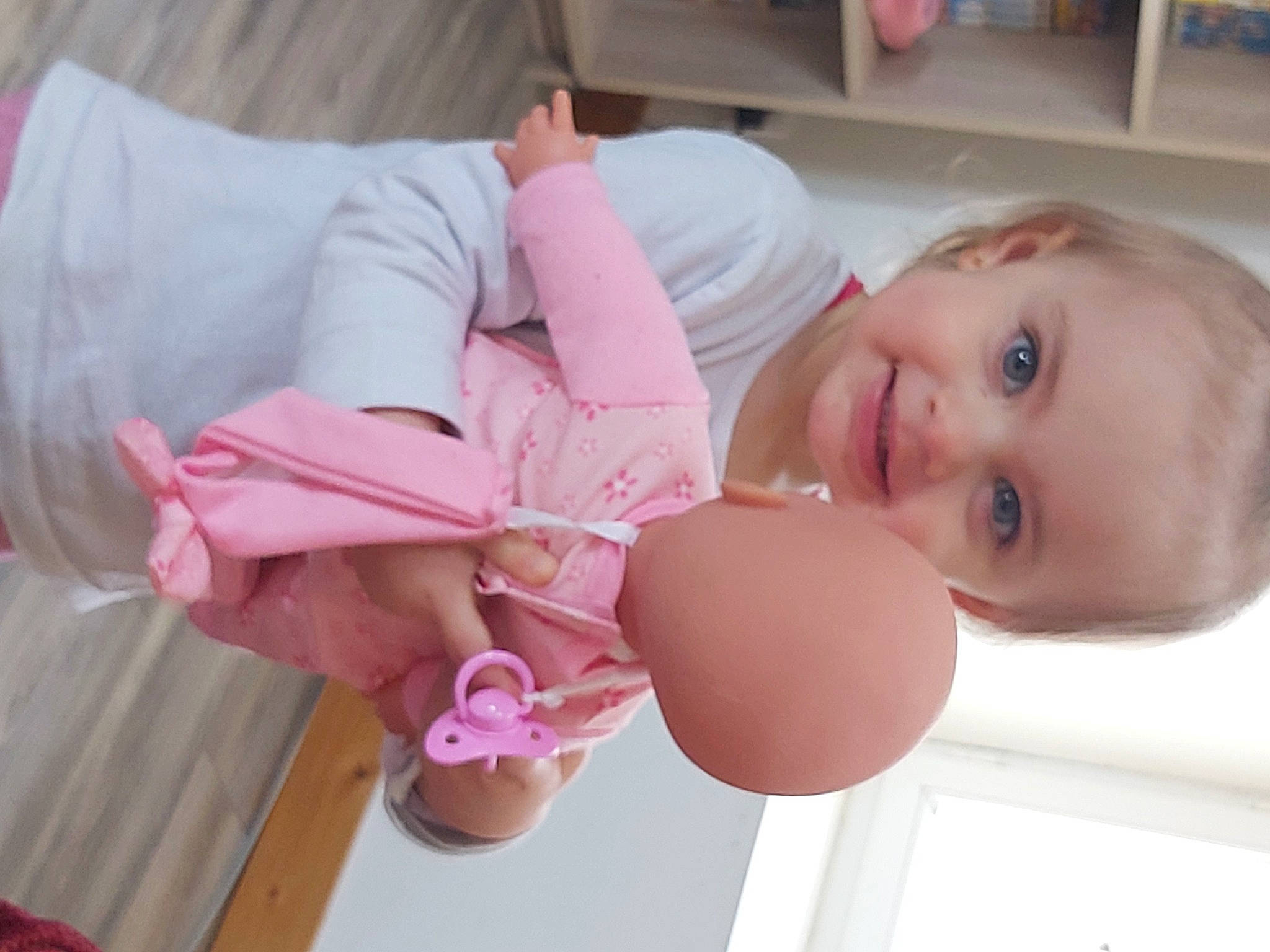 Ophelia participe au concours pour gagner de l'argent avec cette photo : baby, baby_products, baby_toddler_clothing, cheek, child, drinkware, eyelash, finger, hair, happy, headgear, human_body, joy, lip, nail, neck, person, pink, skin, smile
