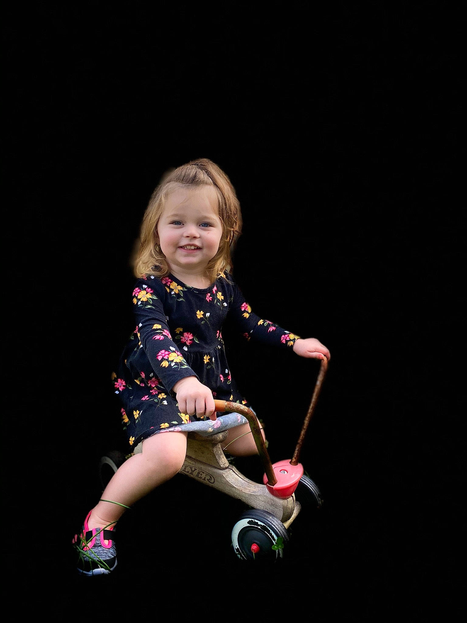 Luciana is registered to the contest to win money with this photo: child, flash_photography, fun, happy, joy, kick_scooter, person, photography, play, sitting, smile, toddler