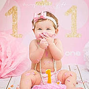 Kaisley is registered to the contest to win money with this photo: