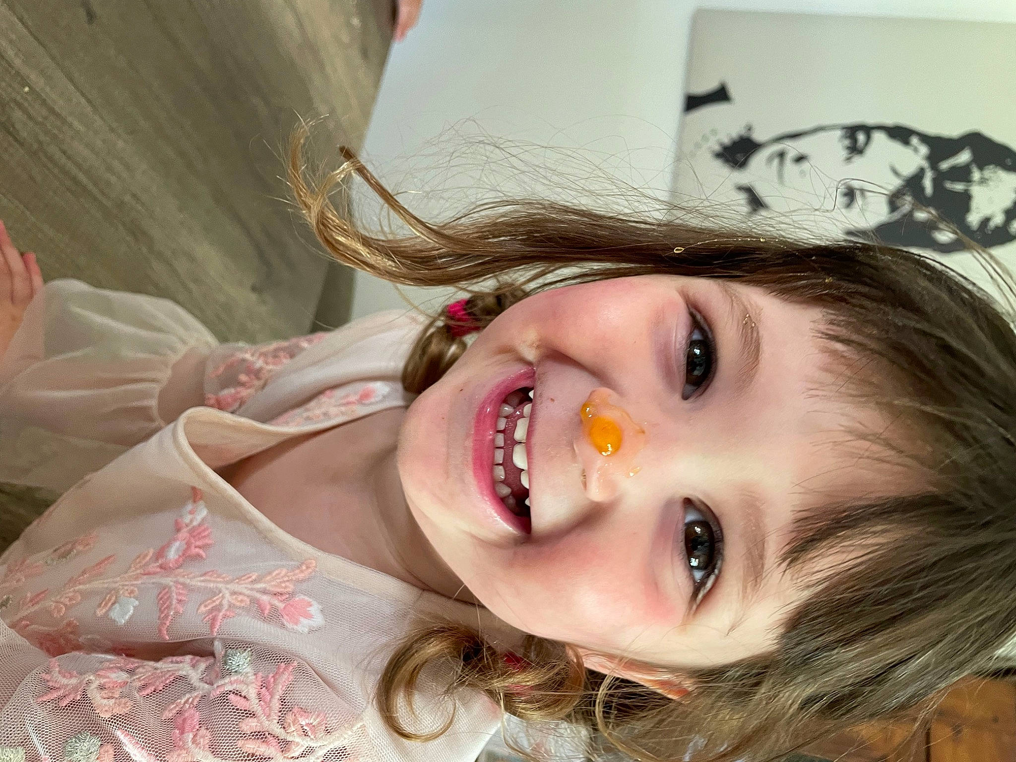 Gabrielle a rejoint le concours — aidez-le/la à gagner de superbes lots ! blond, cheek, child, dress, eyebrow, eyelash, face, flash_photography, happy, iris, jaw, joy, lip, long_hair, mouth, nose, person, plant, skin, smile