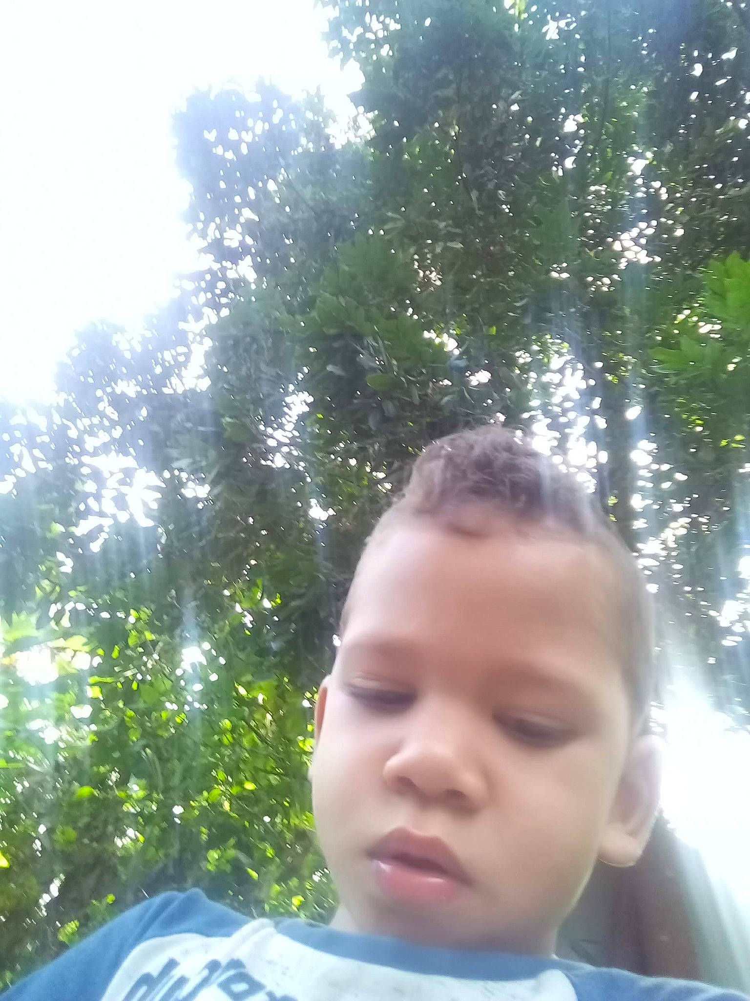 Hayden a rejoint le concours — aidez-le/la à gagner de superbes lots ! child, cool, face, forehead, hair, happy, head, nose, person, photography, plant, selfie, sky, smile, summer, sunlight, toddler, tree