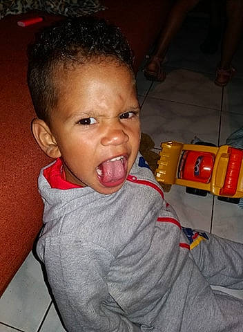 Hayden a rejoint le concours — aidez-le/la à gagner de superbes lots ! anger, baby, cheek, child, chin, face, forehead, fun, head, lip, mouth, neck, nose, person, play, smile, toddler, tooth