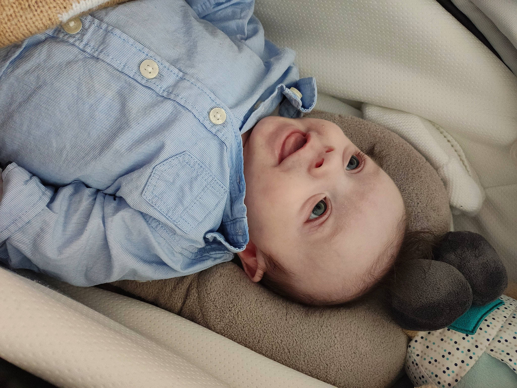 Nolan participe au concours pour gagner de l'argent avec cette photo : baby, baby_products, baby_safety, baby_sleeping, baby_toddler_clothing, cap, cheek, child, comfort, eye, face, hat, head, linens, lip, mouth, nose, person, skin, sleeve