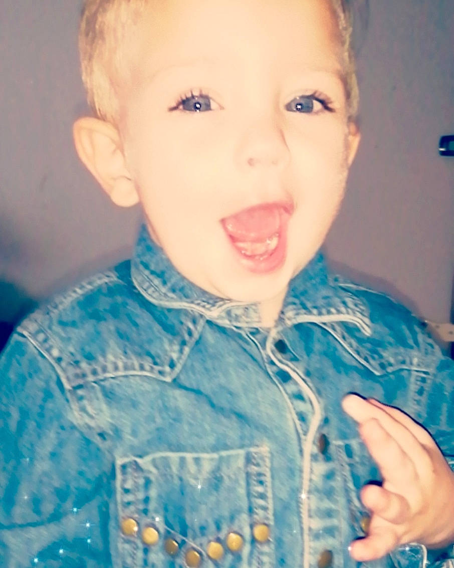 Lisandro a rejoint le concours — aidez-le/la à gagner de superbes lots ! blue, cheek, child, chin, cool, ear, eye, eyebrow, face, facial_expression, forehead, head, jaw, lip, mouth, nose, organ, person, skin, smile