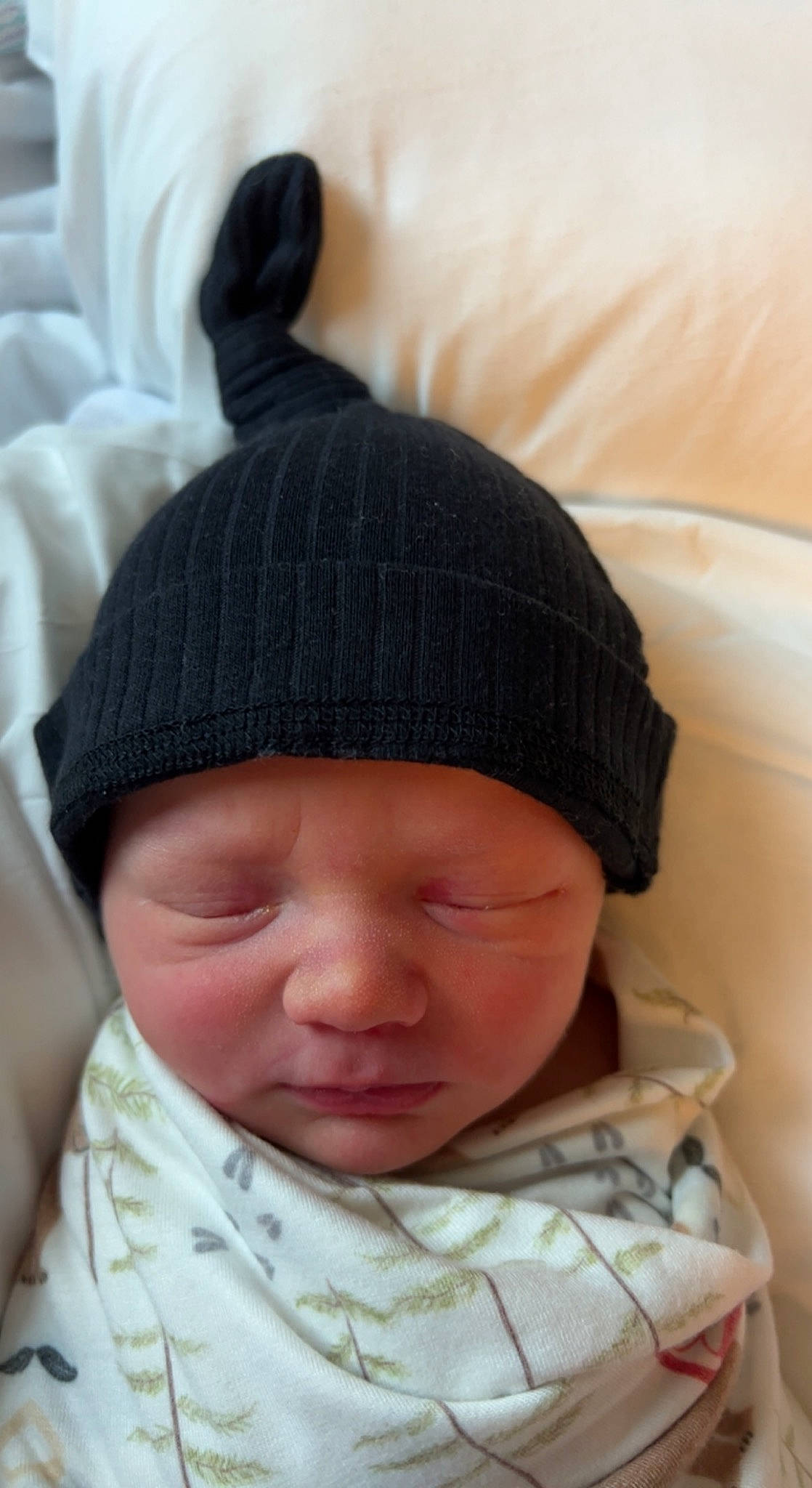 Olyver is registered to the contest to win money with this photo: baby, baby_sleeping, baby_toddler_clothing, cap, cheek, chin, comfort, eye, eyebrow, face, forehead, head, headgear, headwear, knit_cap, linens, outerwear, person, sleeve, toddler