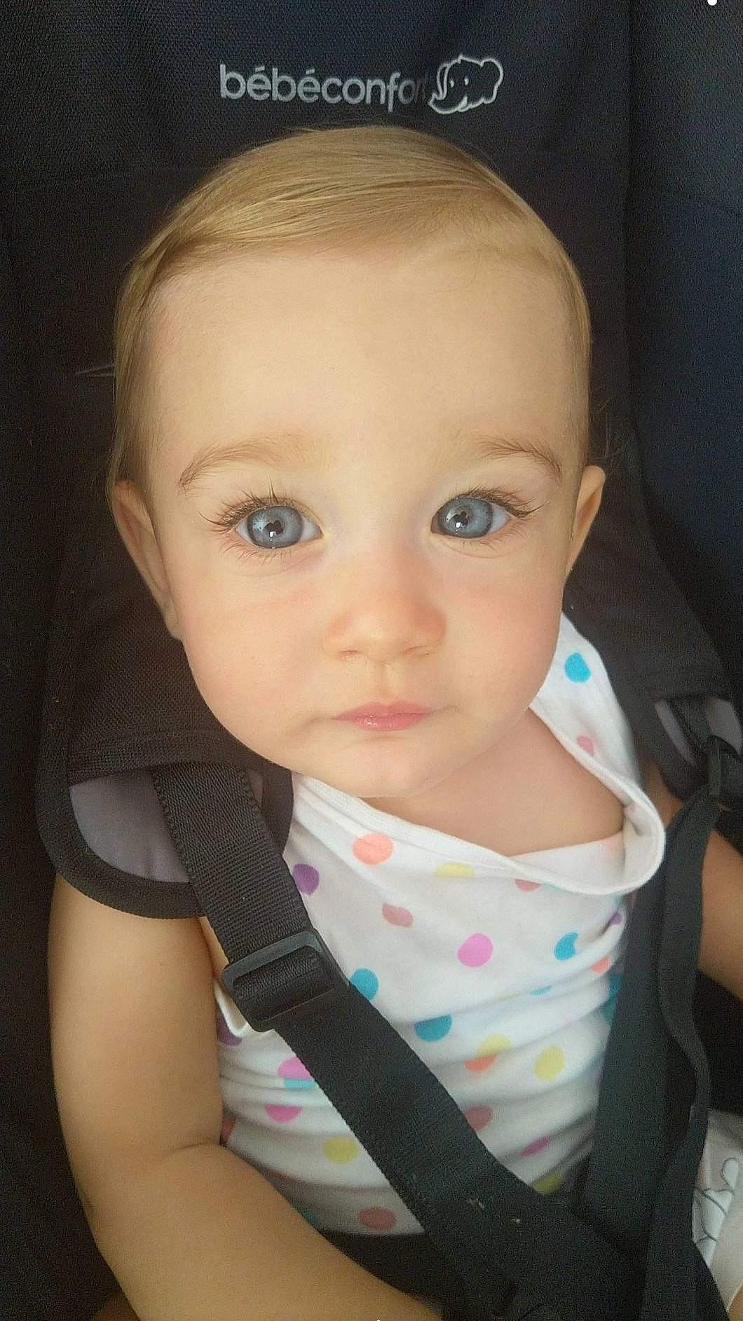 Malory a rejoint le concours — aidez-le/la à gagner de superbes lots ! baby, baby_products, cheek, child, chin, eye, eyebrow, face, forehead, head, iris, lip, neck, nose, person, product, skin, smile, toddler