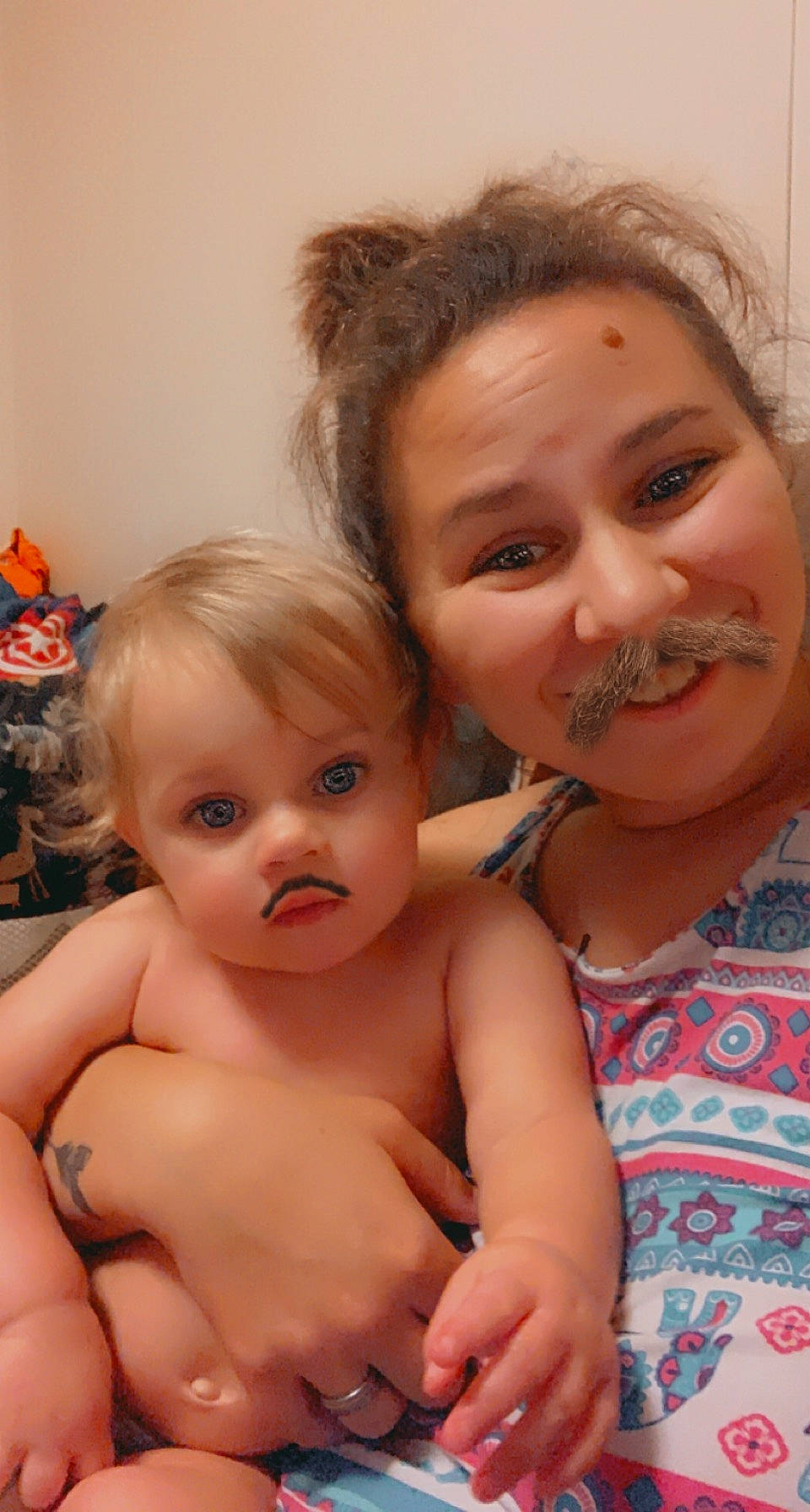 Kacey is registered to the contest to win money with this photo: arm, cheek, chin, ear, eye, eyebrow, eyelash, face, hair, hand, human_body, iris, joy, lip, mouth, muscle, neck, nose, organ, person