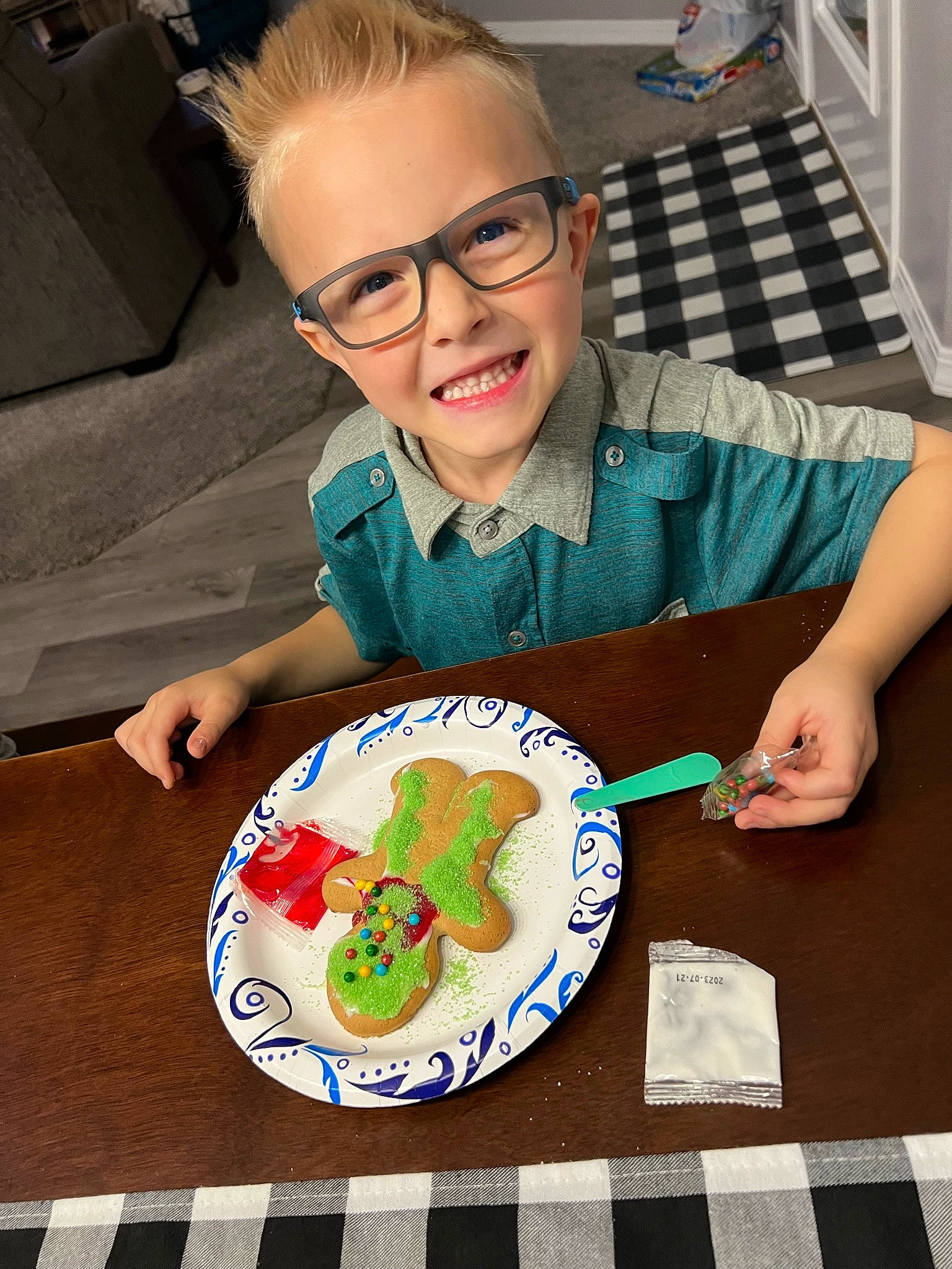 Jonathan joined the competition — help win amazing prizes! art, baked_goods, cake_decorating, chair, child, cuisine, dish, dishware, food, glasses, ingredient, joy, person, plate, recipe, sharing, smile, sunglasses, t_shirt, table