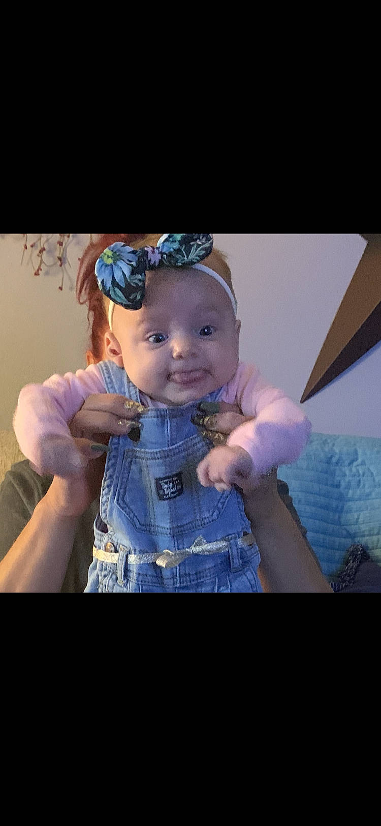 Everley is registered to the contest to win money with this photo: arm, baby, cheek, child, cool, denim, ear, eye, forehead, hair_accessory, head, headband, headgear, headwear, iris, person, skin, smile, toddler