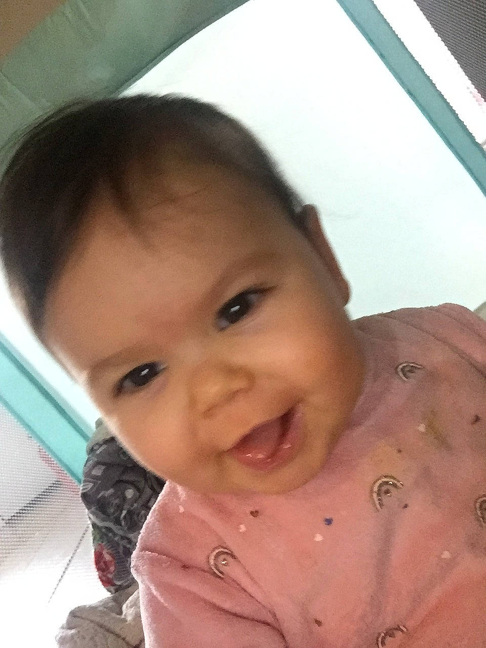 Kamila participe au concours pour gagner de l'argent avec cette photo : baby, beauty, cheek, child, chin, eye, eyebrow, face, facial_expression, forehead, hair, head, lip, mouth, neck, nose, person, selfie, skin, smile