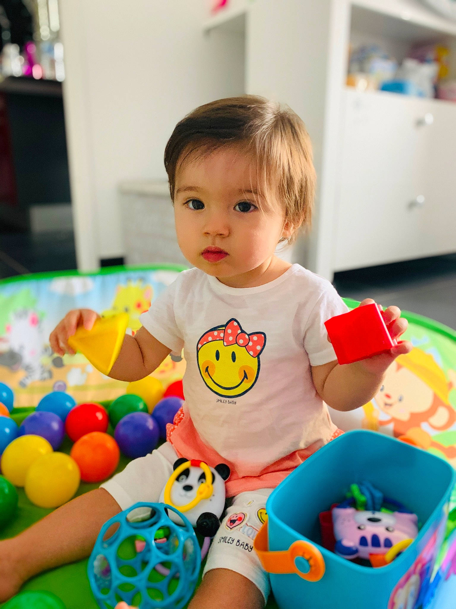 Jade a rejoint le concours — aidez-le/la à gagner de superbes lots ! baby, baby_playing_with_toys, baby_toys, child, person, play, toddler, toy