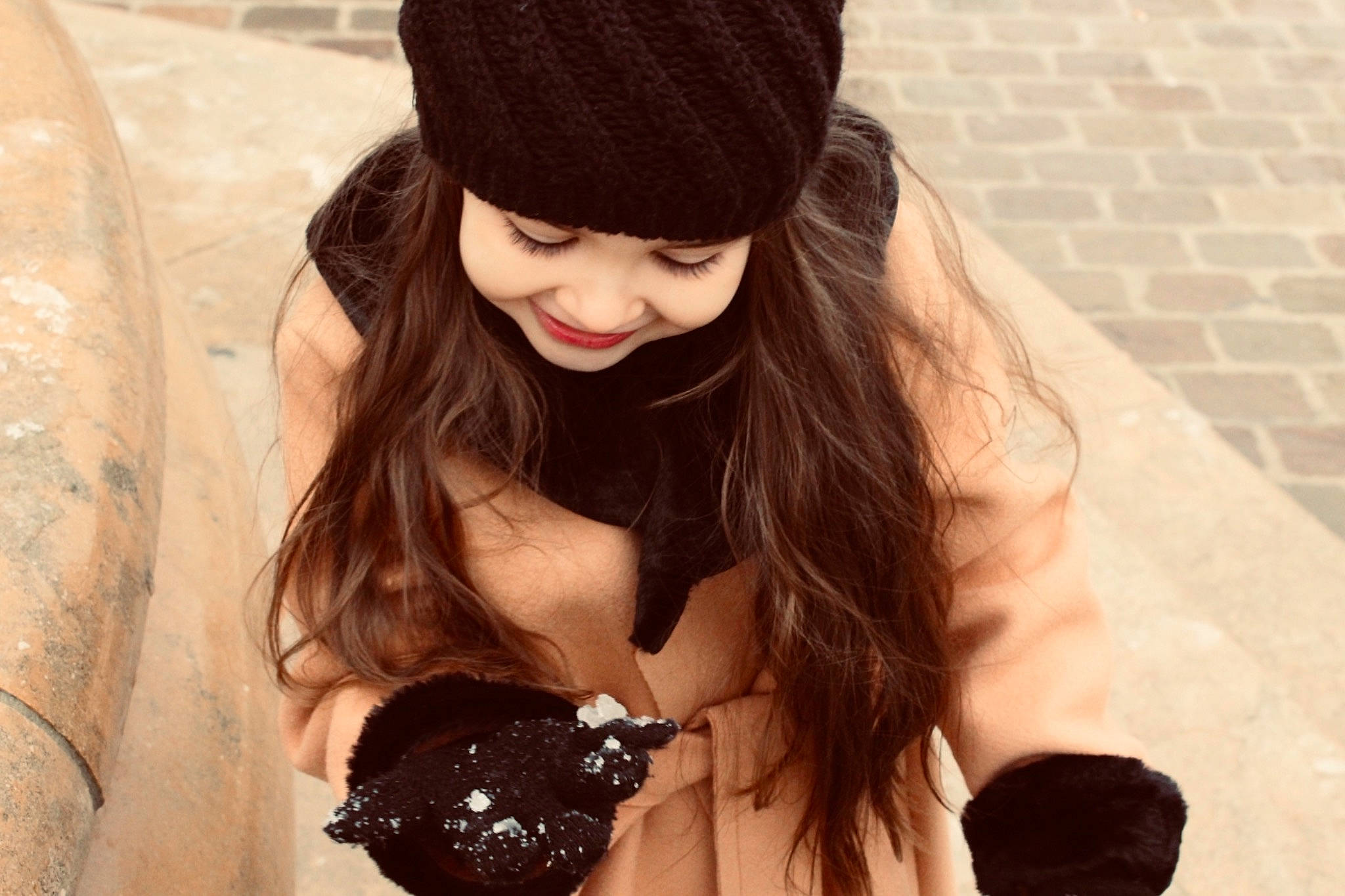 Panthea a rejoint le concours — aidez-le/la à gagner de superbes lots ! arm, black_hair, brassiere, cap, cool, eyelash, flash_photography, hair, hairstyle, happy, headgear, joy, lip, long_hair, person, photograph, smile, street_fashion, style, thigh