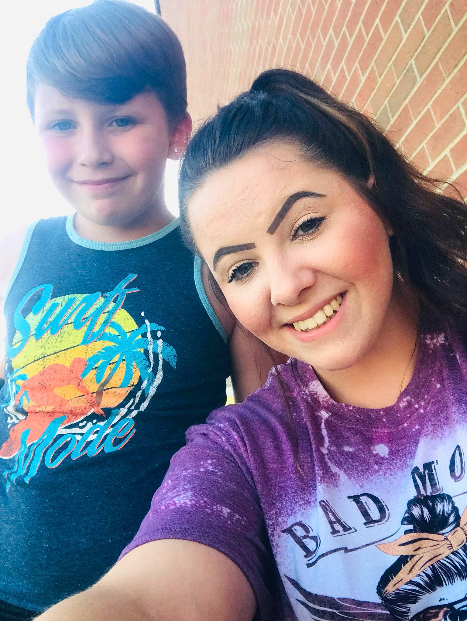 Cree is registered to the contest to win money with this photo: chin, eyebrow, eyelash, face, facial_expression, fashion, forehead, fun, gesture, hair, hairstyle, happy, human, joy, mouth, muscle, neck, person, shoulder, skin