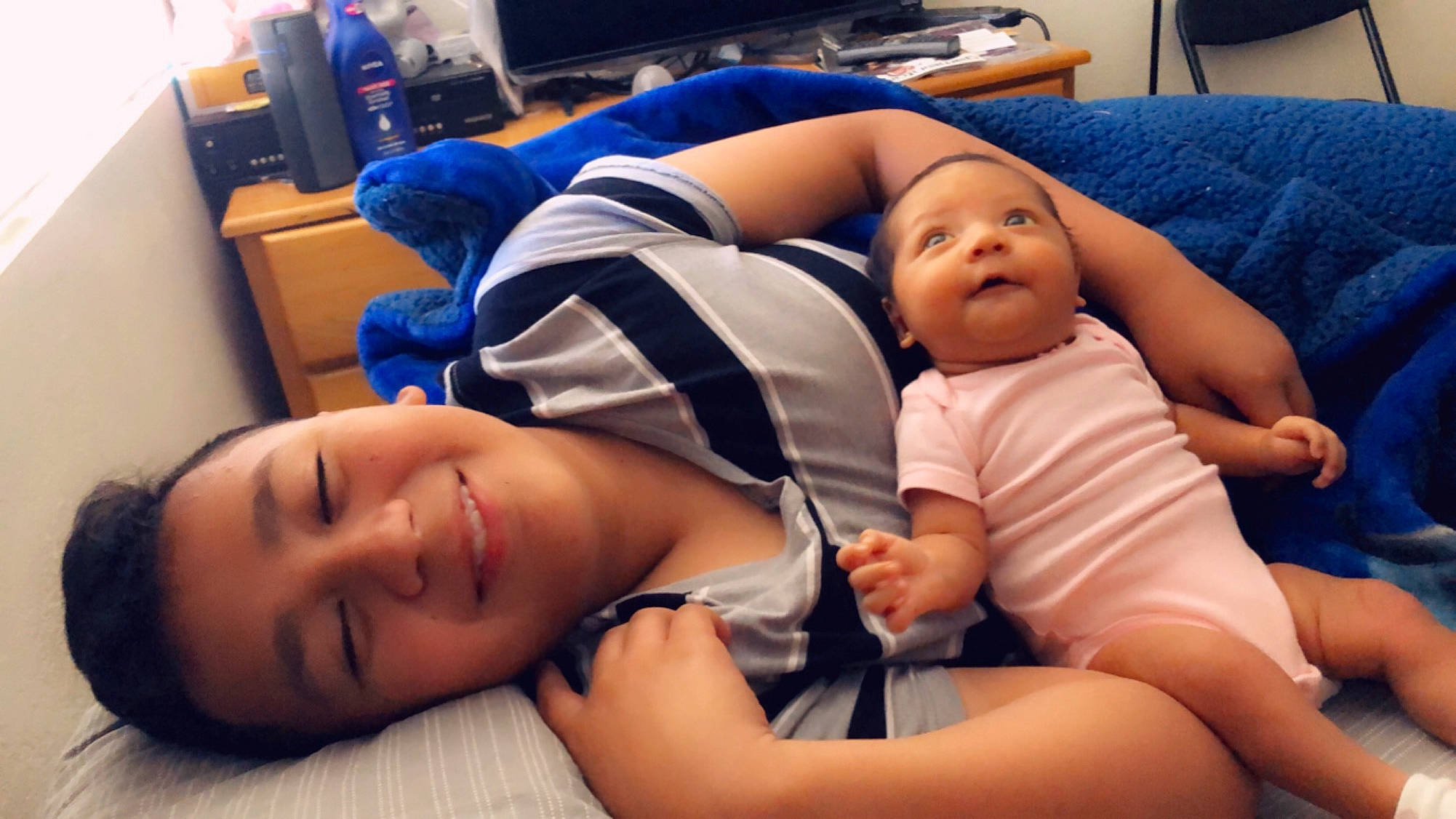 Josué is registered to the contest to win money with this photo: