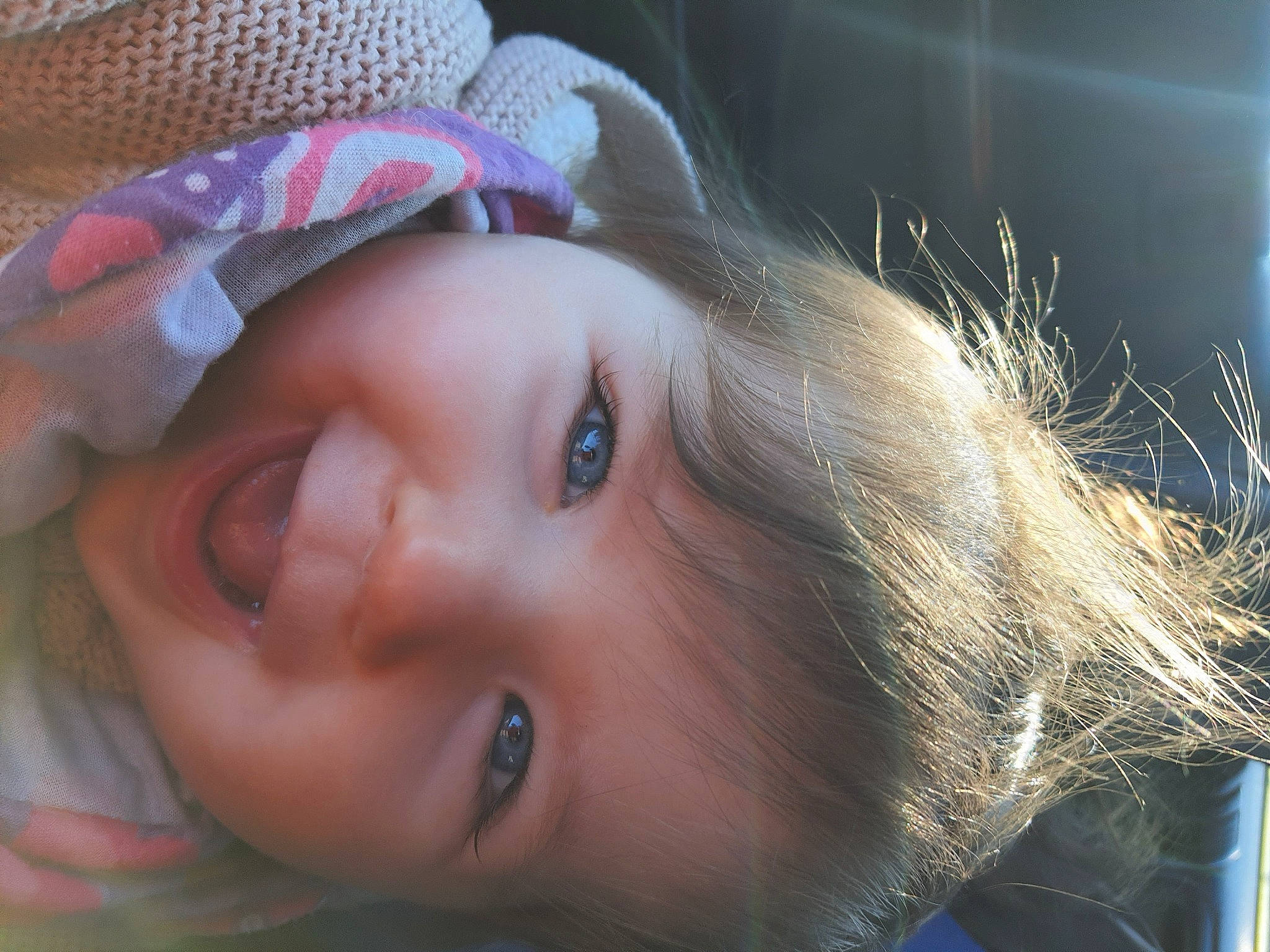 Ambre participe au concours pour gagner de l'argent avec cette photo : cheek, chin, cloud, eye, eyebrow, eyelash, face, facial_expression, flash_photography, happy, head, iris, lip, mammal, mouth, nose, person, plant, skin, smile