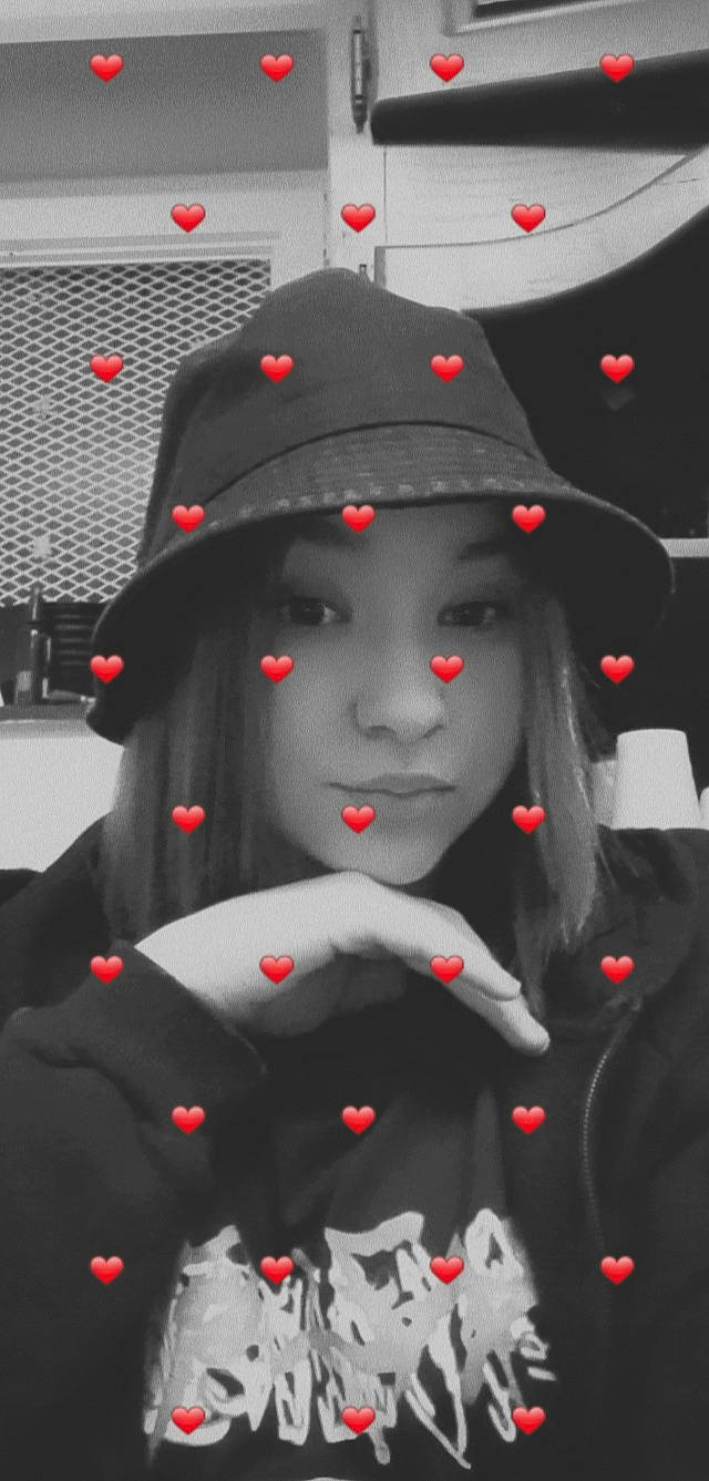 Pamela a rejoint le concours — aidez-le/la à gagner de superbes lots ! art, automotive_design, cap, carmine, cosplay, costume, costume_hat, darkness, event, fashion, fashion_accessory, fashion_design, fictional_character, hat, lip, person, personal_protective_equipment, sun_hat, supervillain, toy