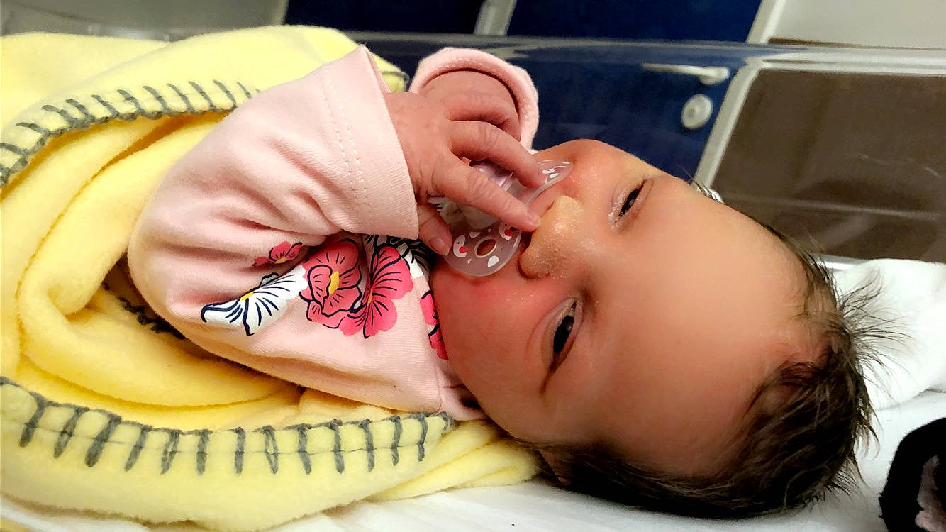 Louana a rejoint le concours — aidez-le/la à gagner de superbes lots ! arm, baby, cheek, child, ear, eye, eyebrow, eyelash, finger, hand, headgear, lip, mouth, muscle, nail, neck, nose, person, skin, tattoo