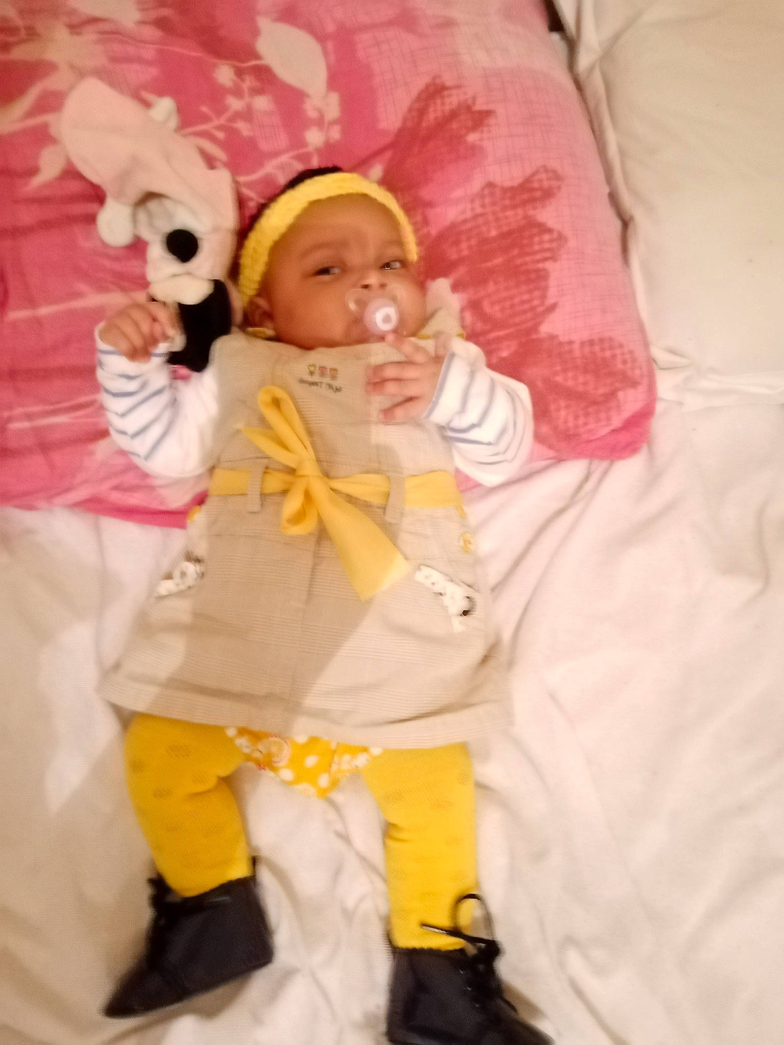 Aminata participe au concours pour gagner de l'argent avec cette photo : child, costume, headwear, outerwear, person, pink, toddler, yellow